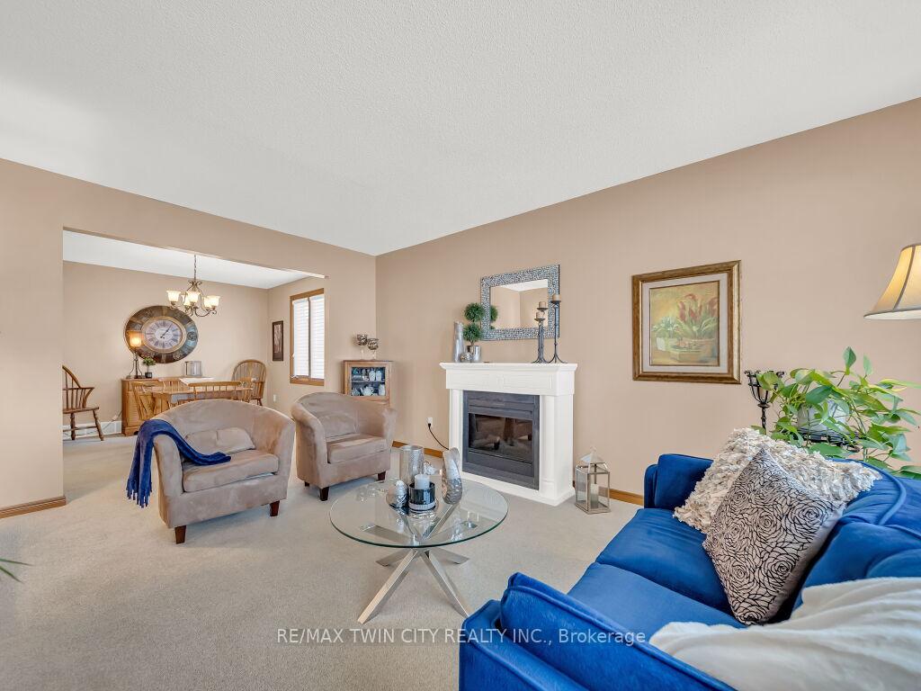 Photo 7 of 10 Dunnington Court, Kitchener — HOMEH