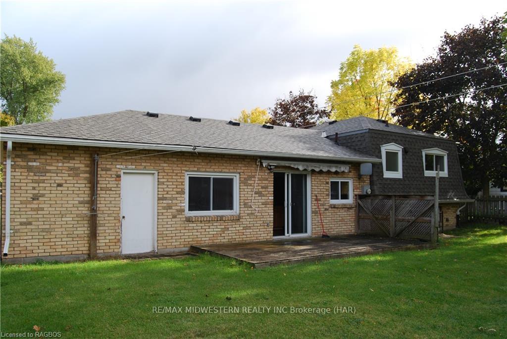 Photo 2 of 16 Union Street W, Minto — HOMEH