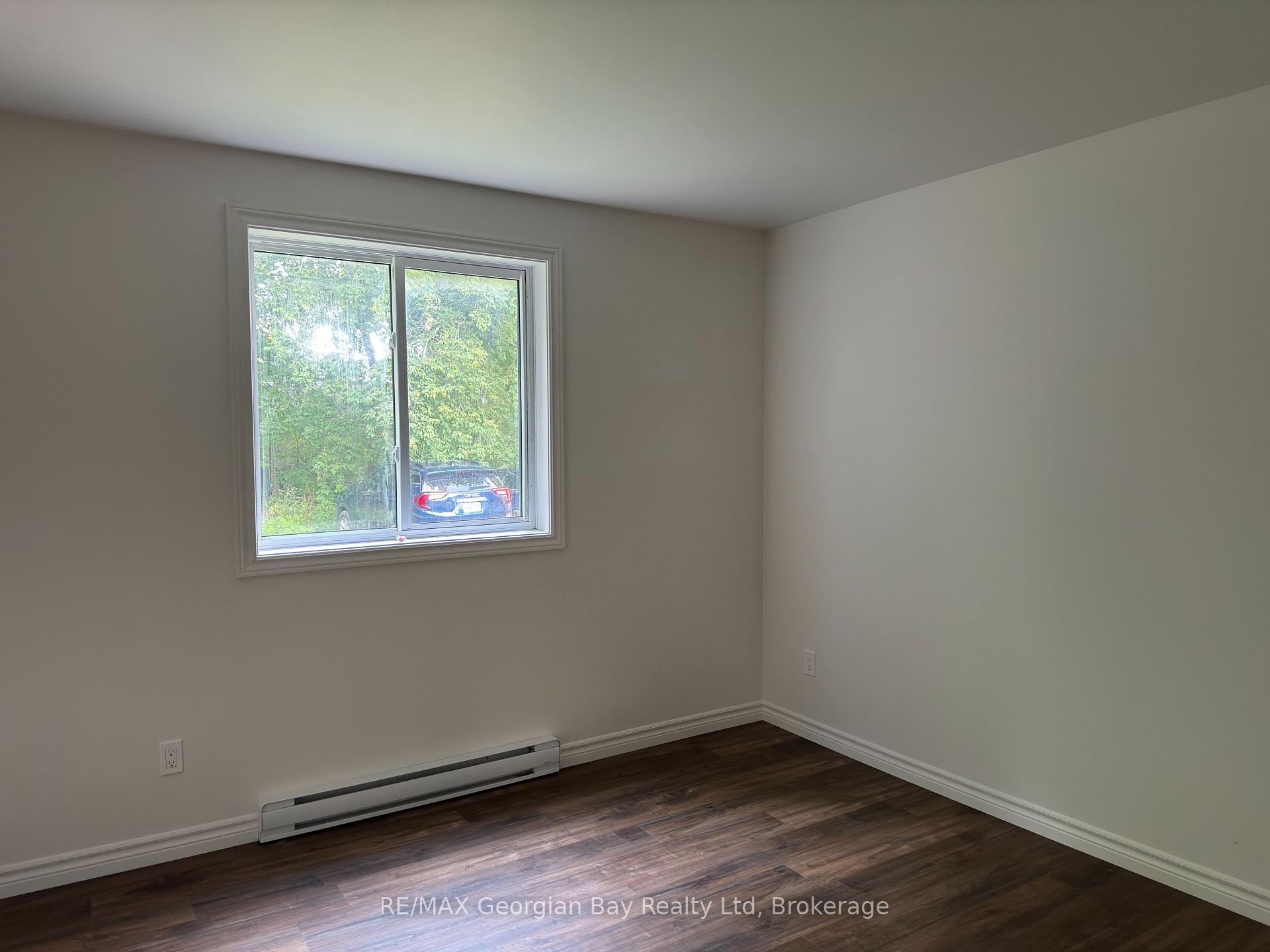 Photo 7 of 576 William Street, Midland — HOMEH