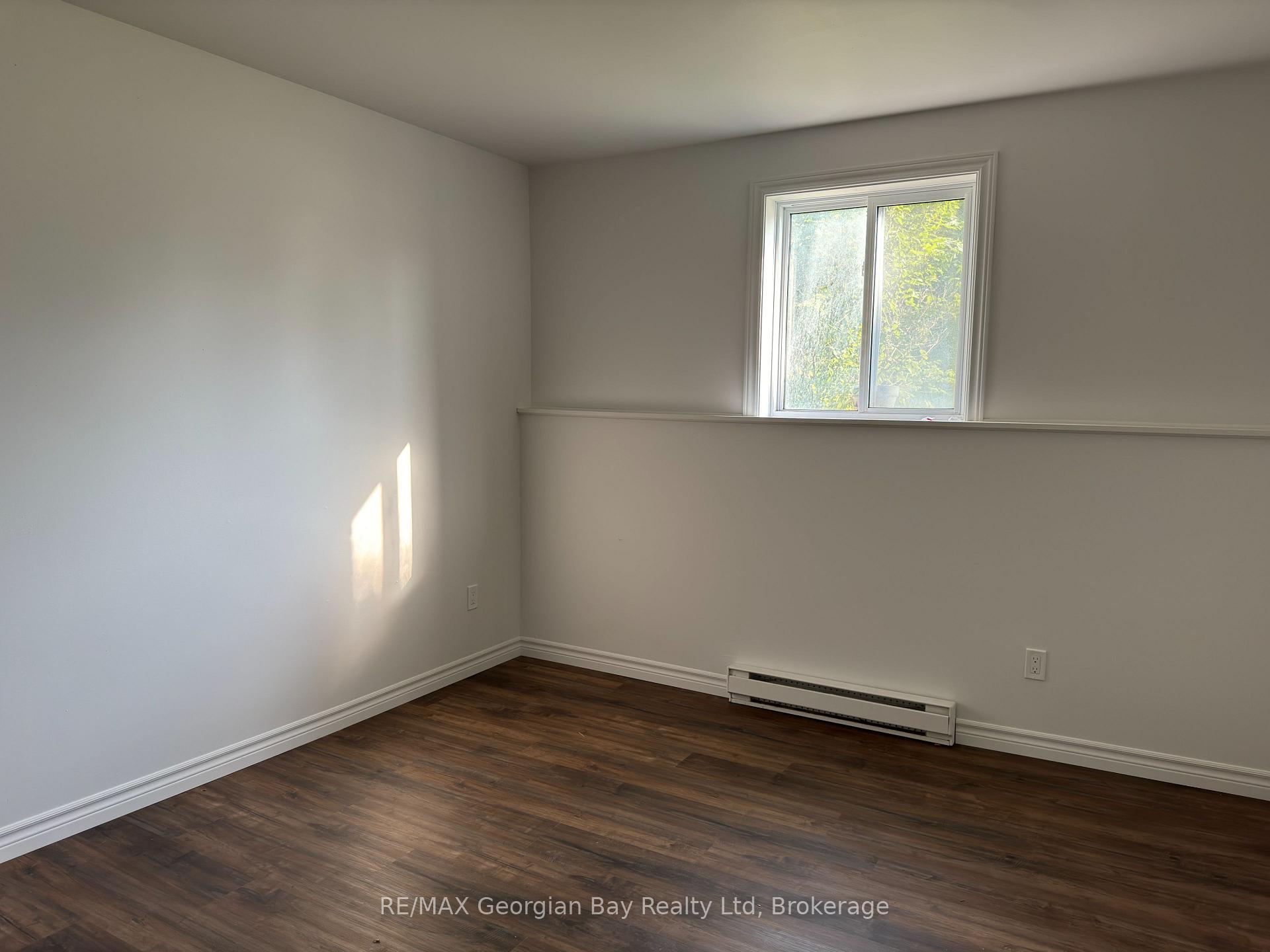 Photo 11 of 576 William Street, Midland — HOMEH