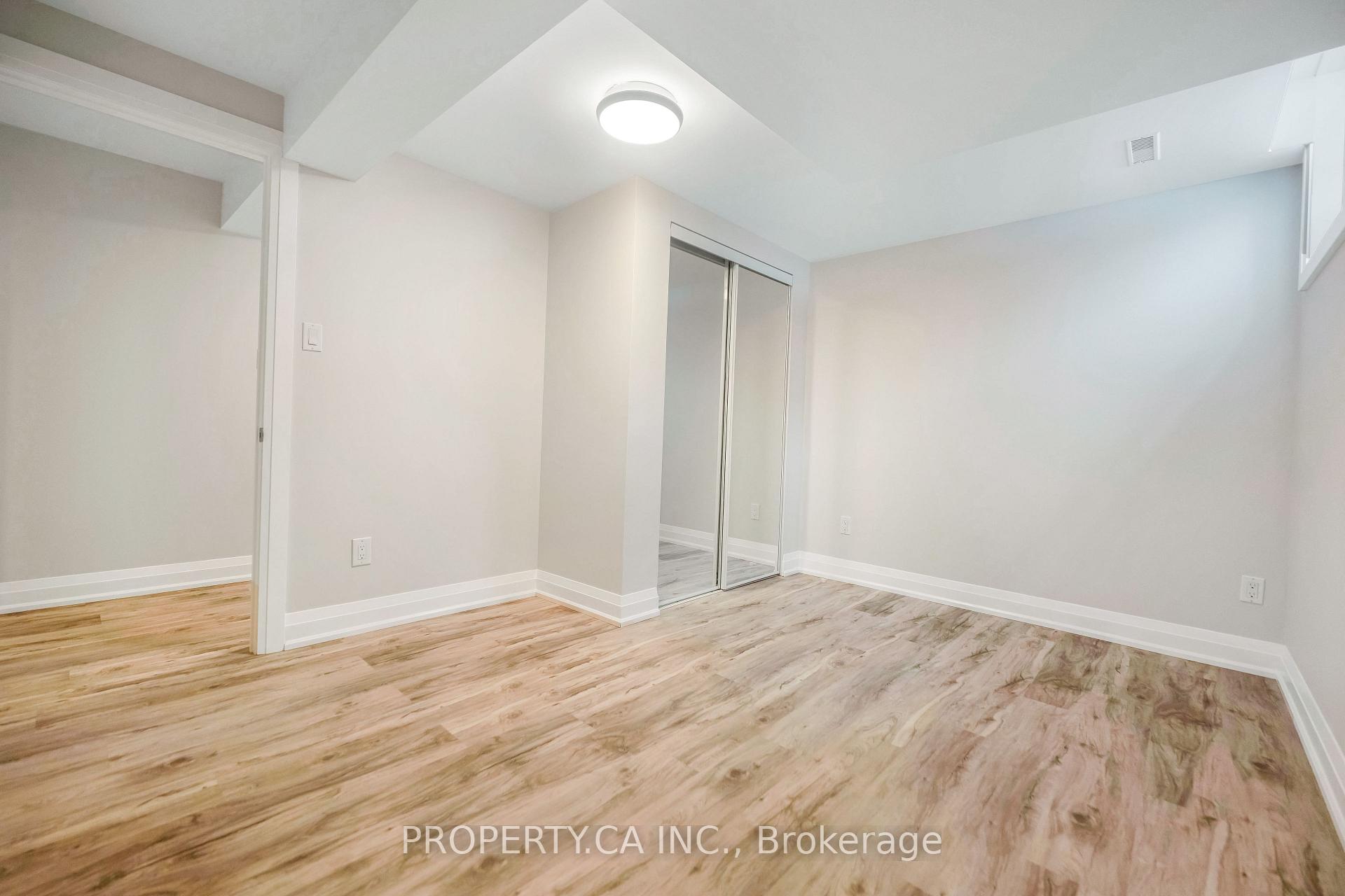 Photo 8 of Unit Lower, 17 Sable Drive, Hamilton, Ancaster — HOMEH
