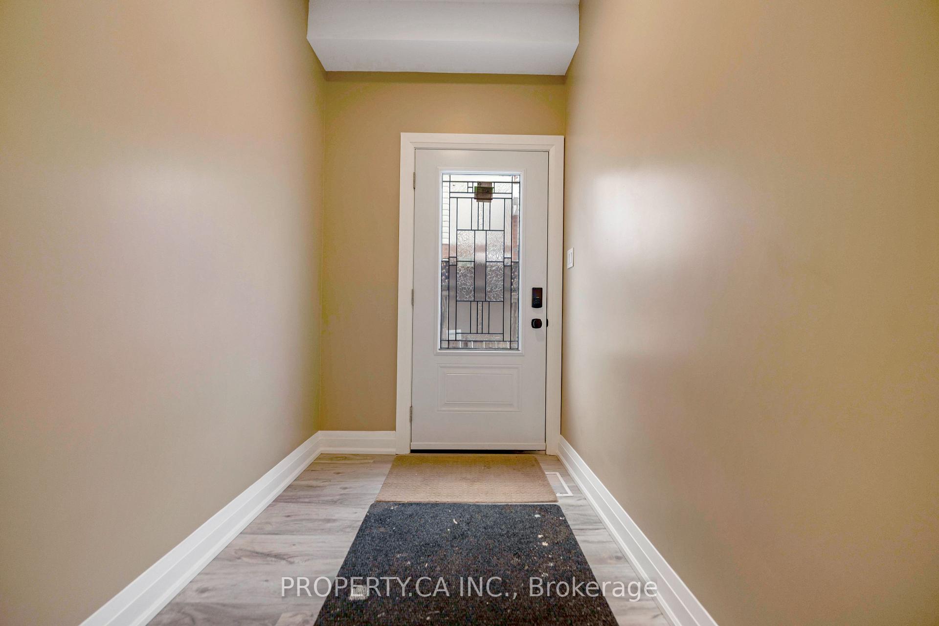 Photo 12 of Unit Lower, 17 Sable Drive, Hamilton, Ancaster — HOMEH