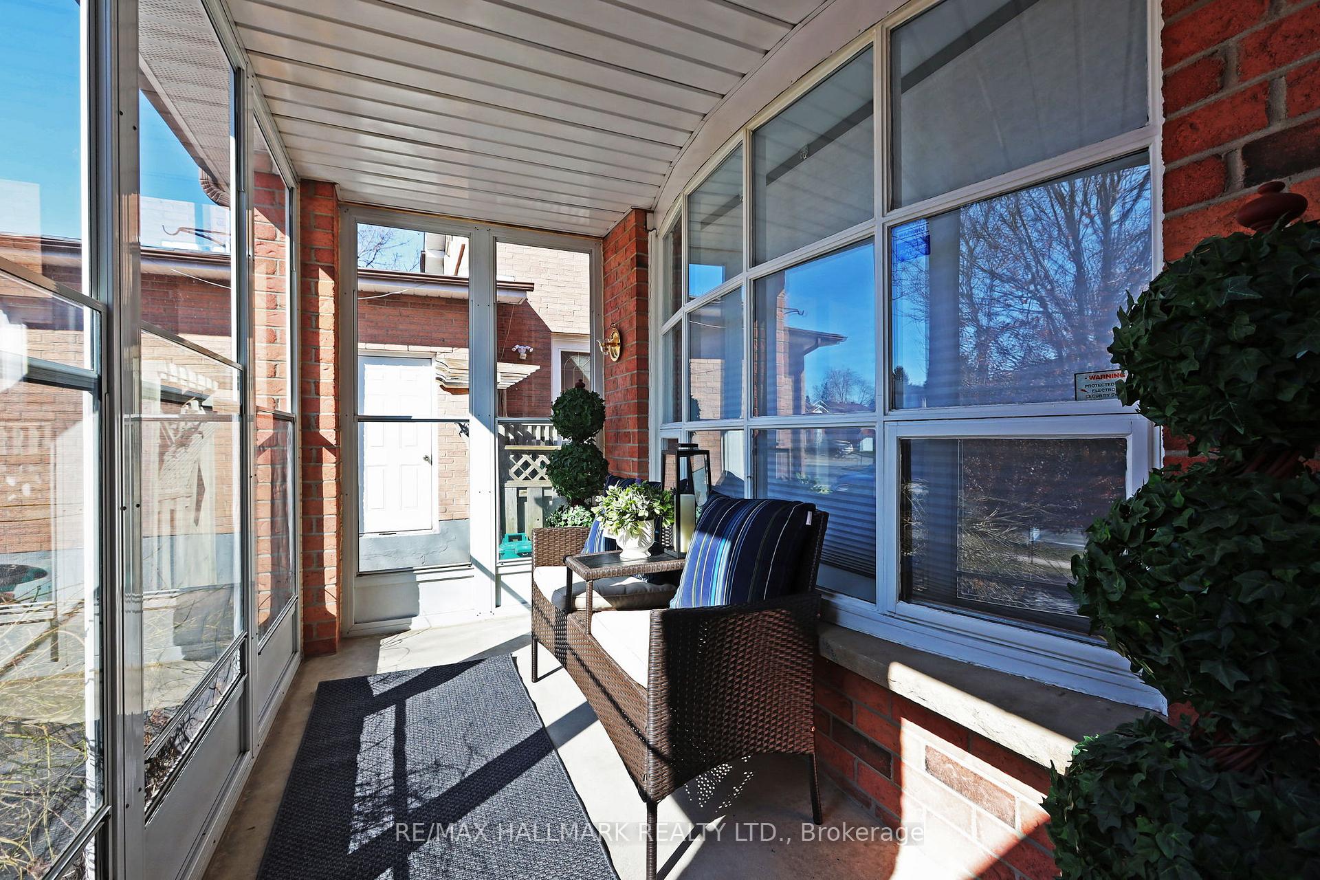 Photo 3 of 553 Raymerville Drive, Markham, Raymerville — HOMEH