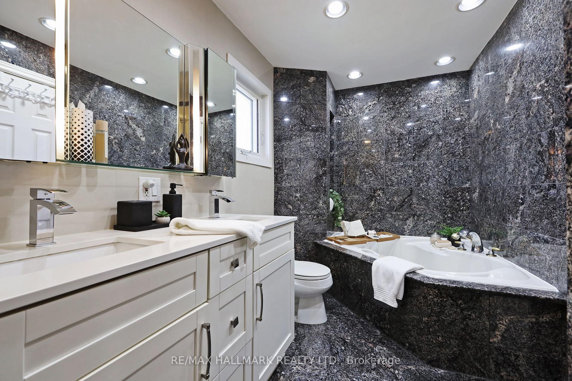 Photo 24 of 553 Raymerville Drive, Markham, Raymerville — HOMEH