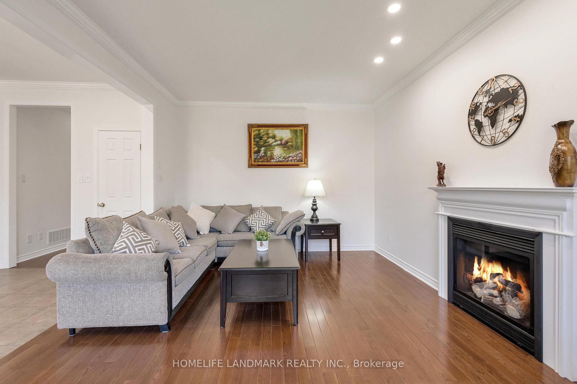 Photo 10 of 261 Waterbend Crescent, Kitchener — HOMEH