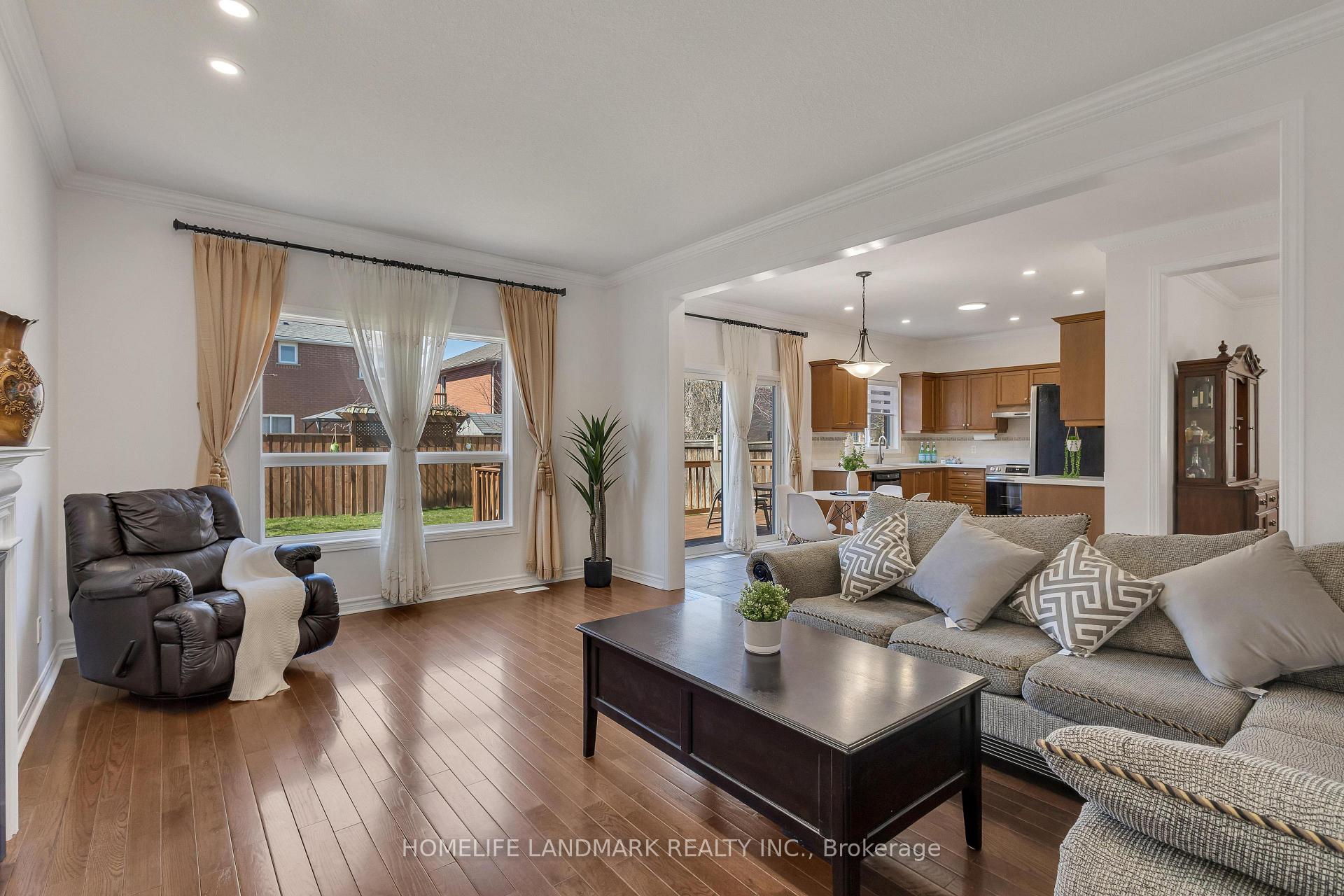 Photo 14 of 261 Waterbend Crescent, Kitchener — HOMEH