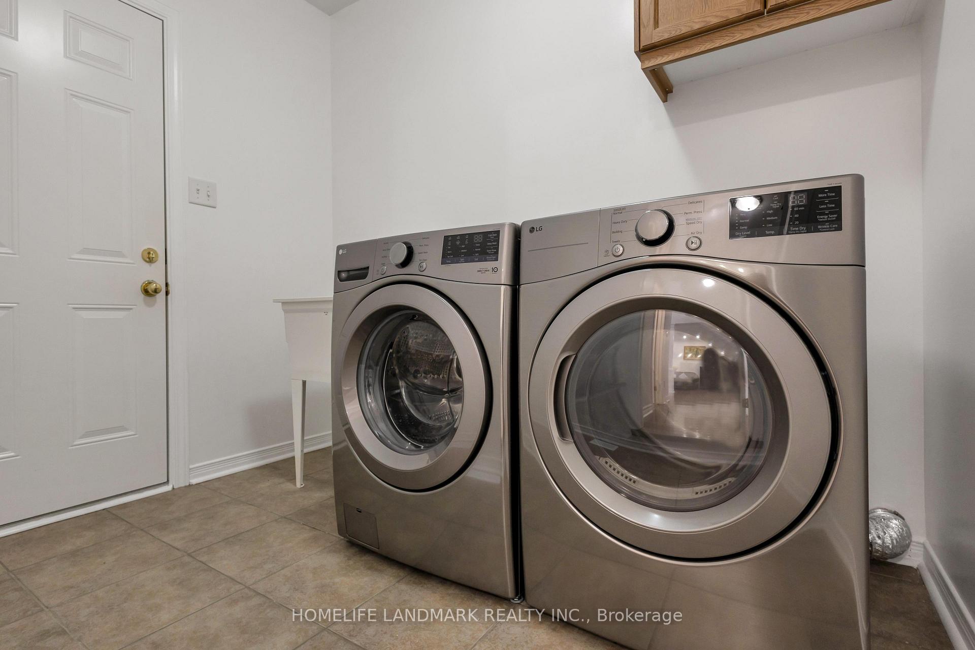 Photo 22 of 261 Waterbend Crescent, Kitchener — HOMEH