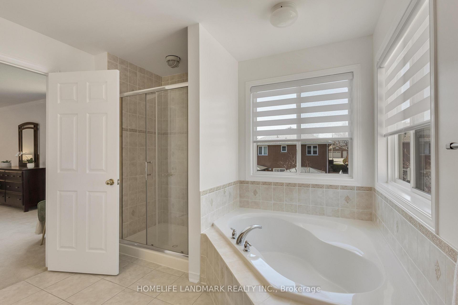 Photo 29 of 261 Waterbend Crescent, Kitchener — HOMEH