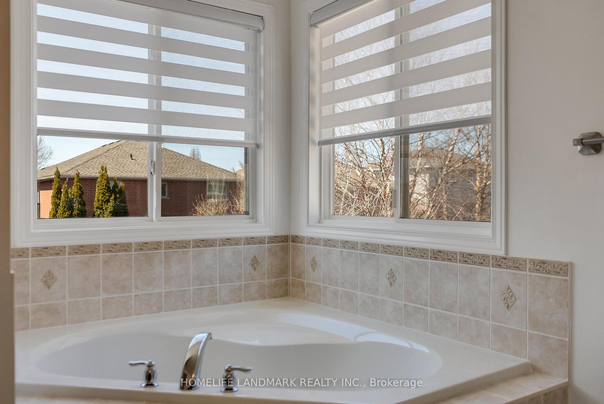 Photo 30 of 261 Waterbend Crescent, Kitchener — HOMEH