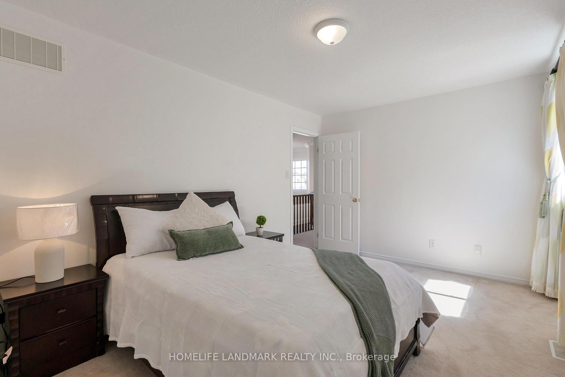 Photo 33 of 261 Waterbend Crescent, Kitchener — HOMEH