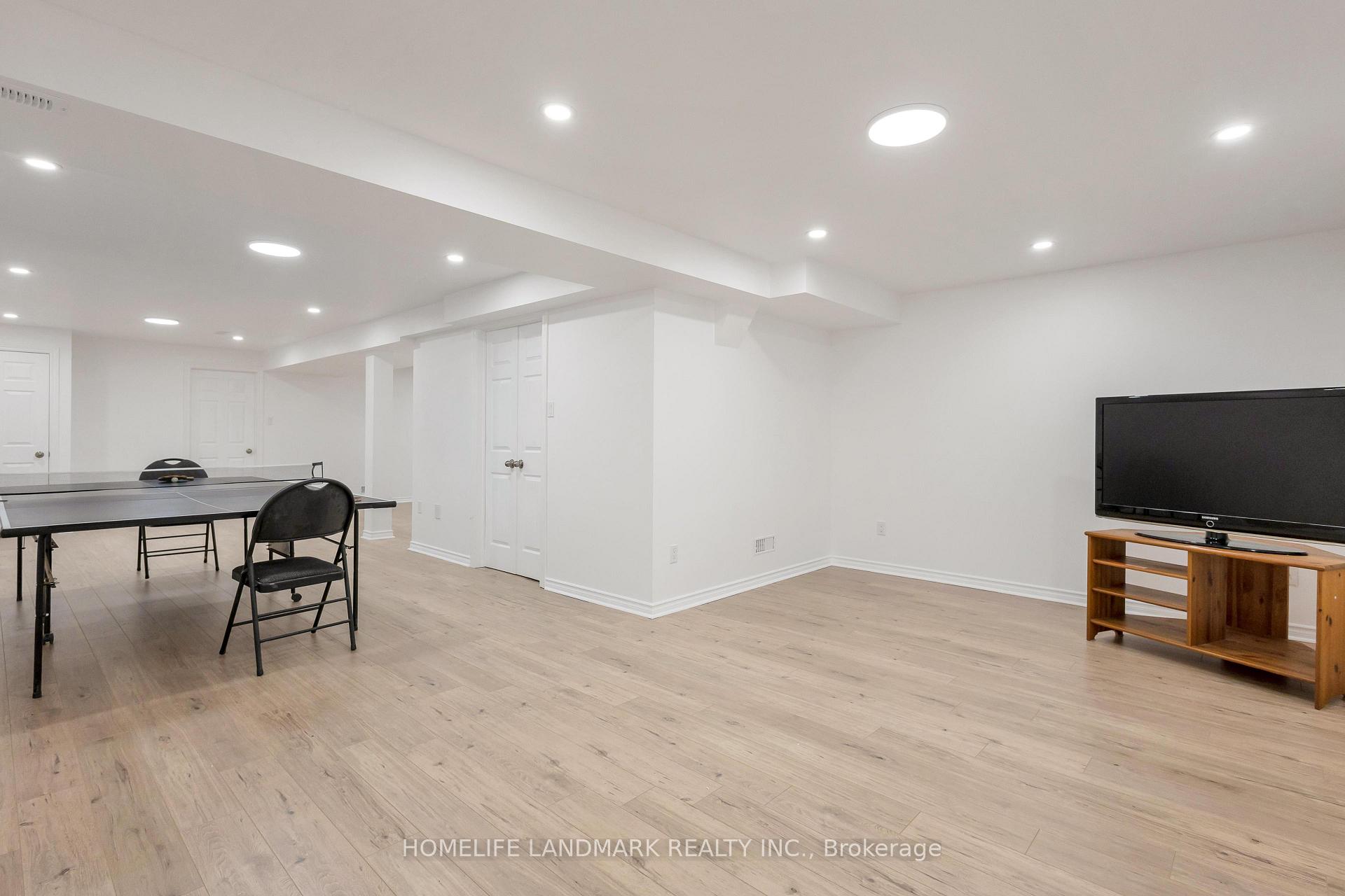 Photo 45 of 261 Waterbend Crescent, Kitchener — HOMEH