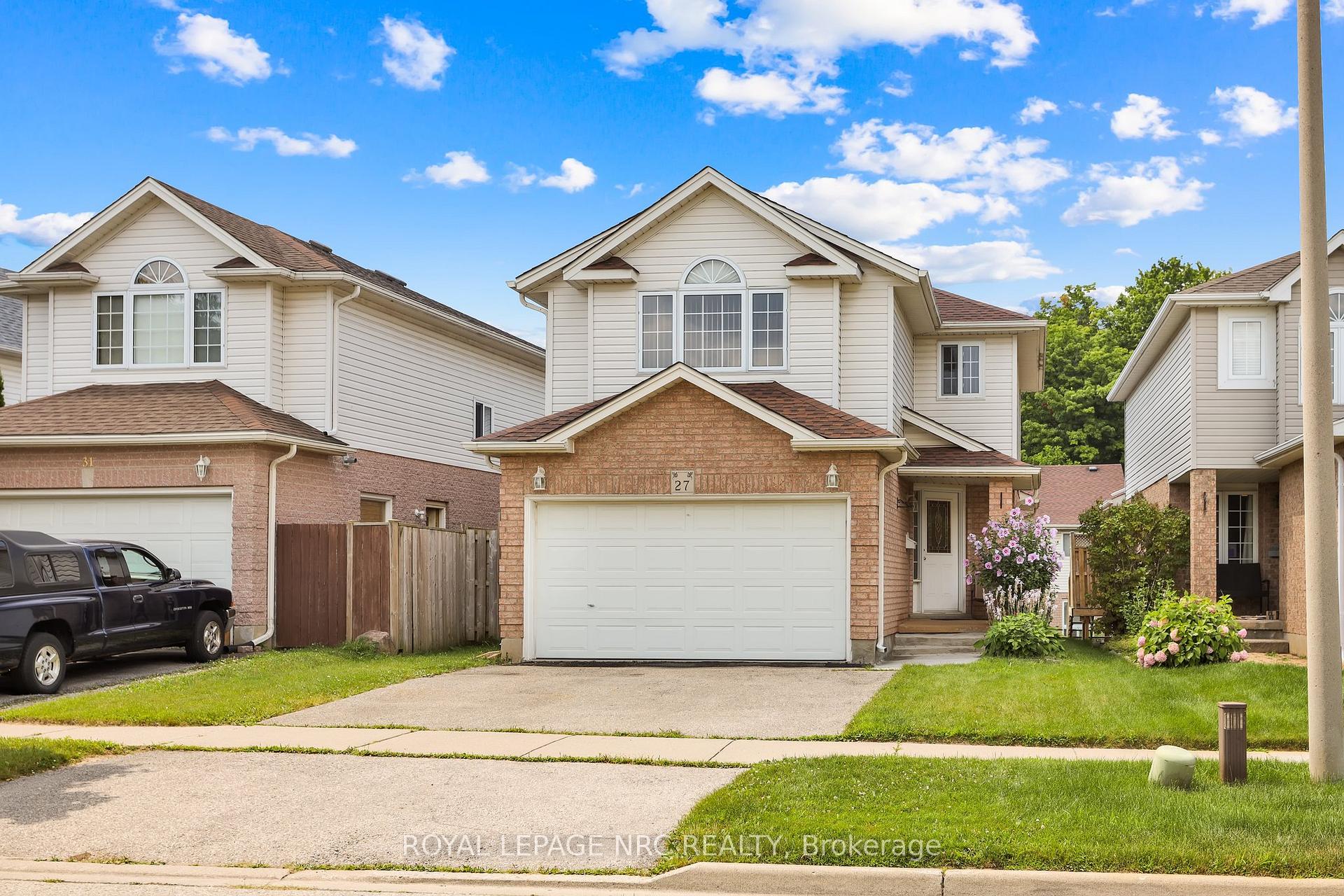 Front of 27 Hollyridge Crescent
