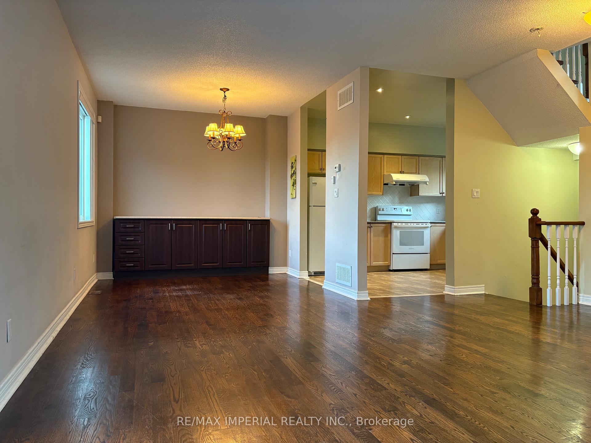 Photo 7 of 90 Leitchcroft Crescent, Markham, Commerce Valley — HOMEH