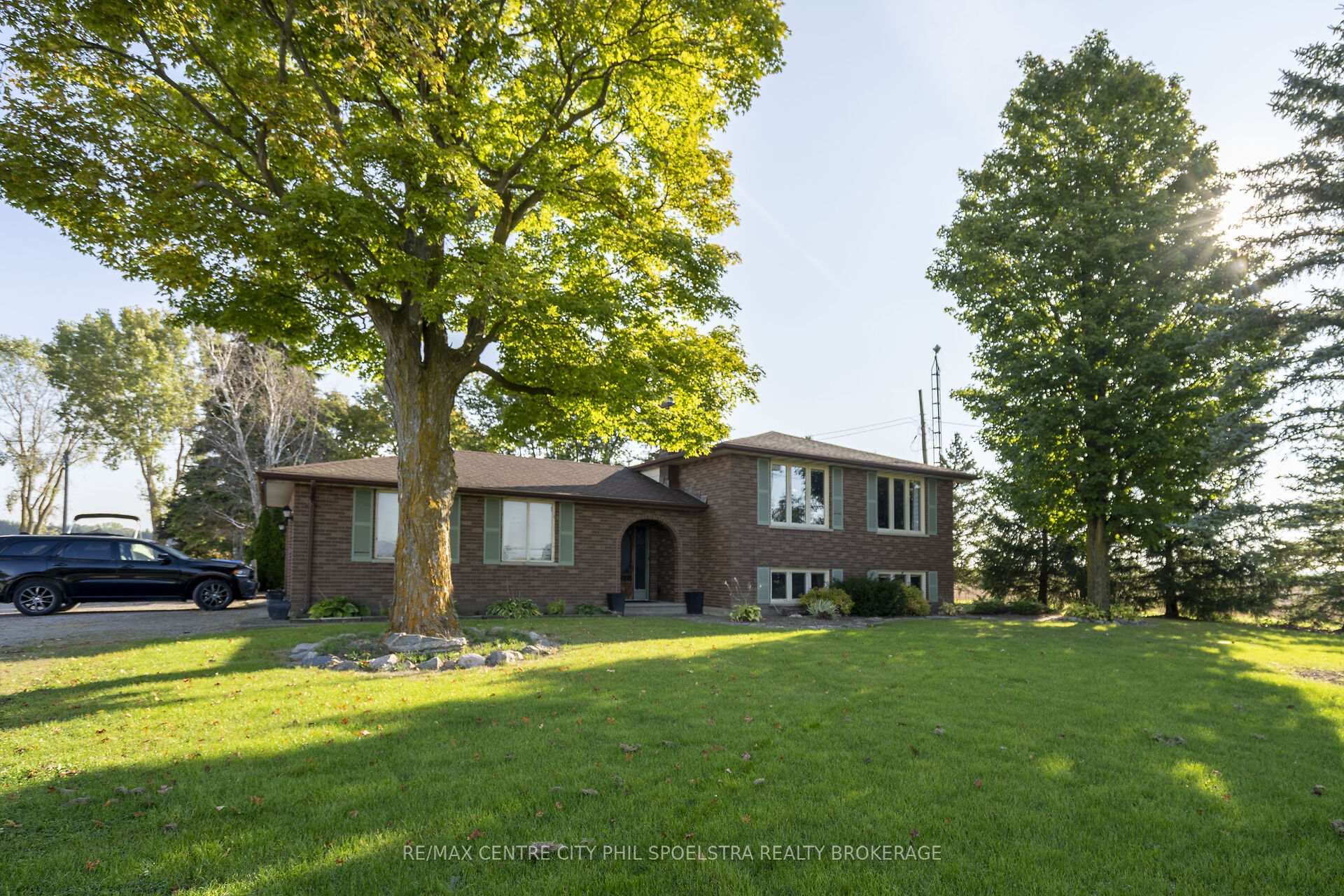Photo 19 of 24734 Poplar Hill Road, Middlesex Centre, Rural Middlesex Centre — HOMEH