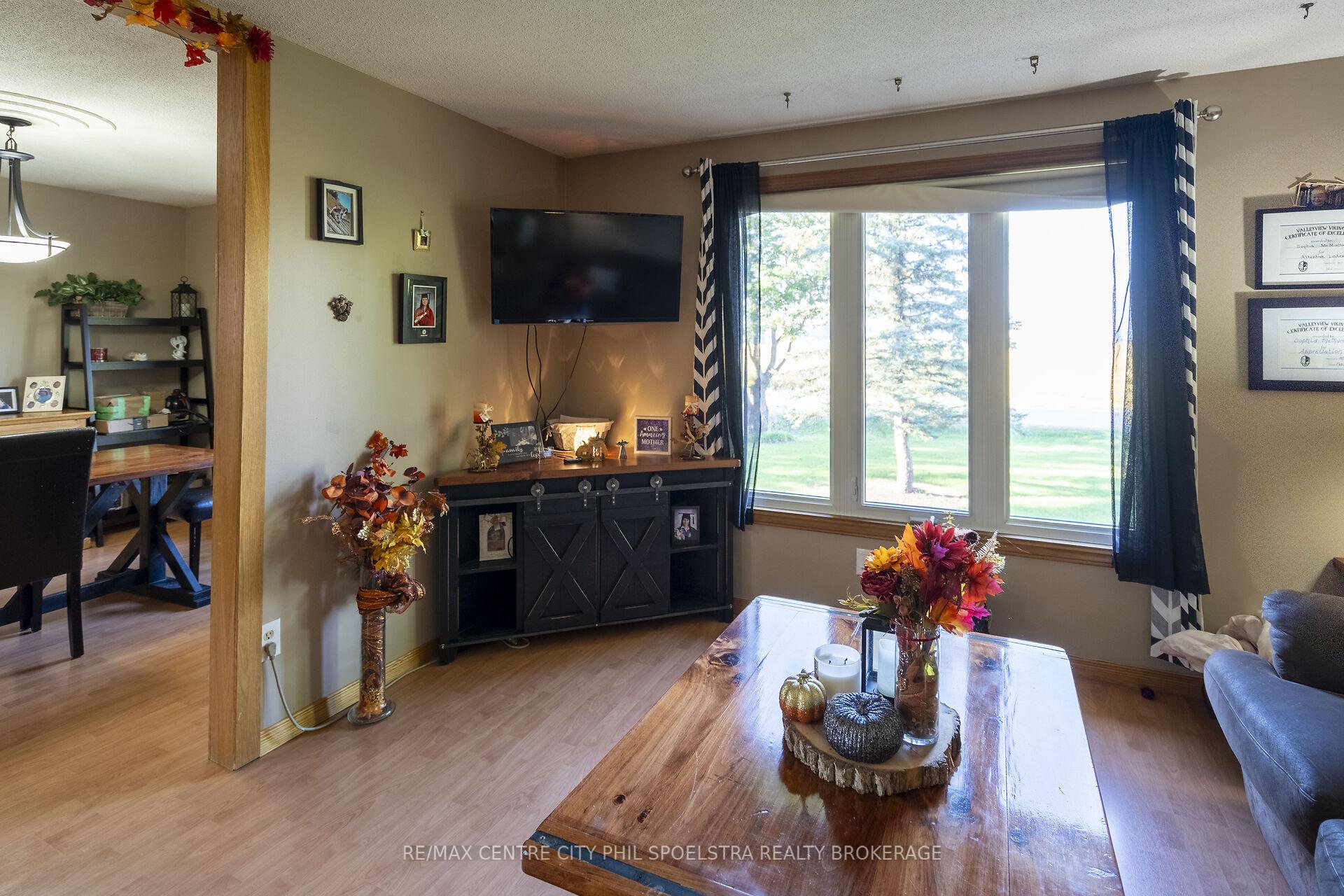 Photo 21 of 24734 Poplar Hill Road, Middlesex Centre, Rural Middlesex Centre — HOMEH
