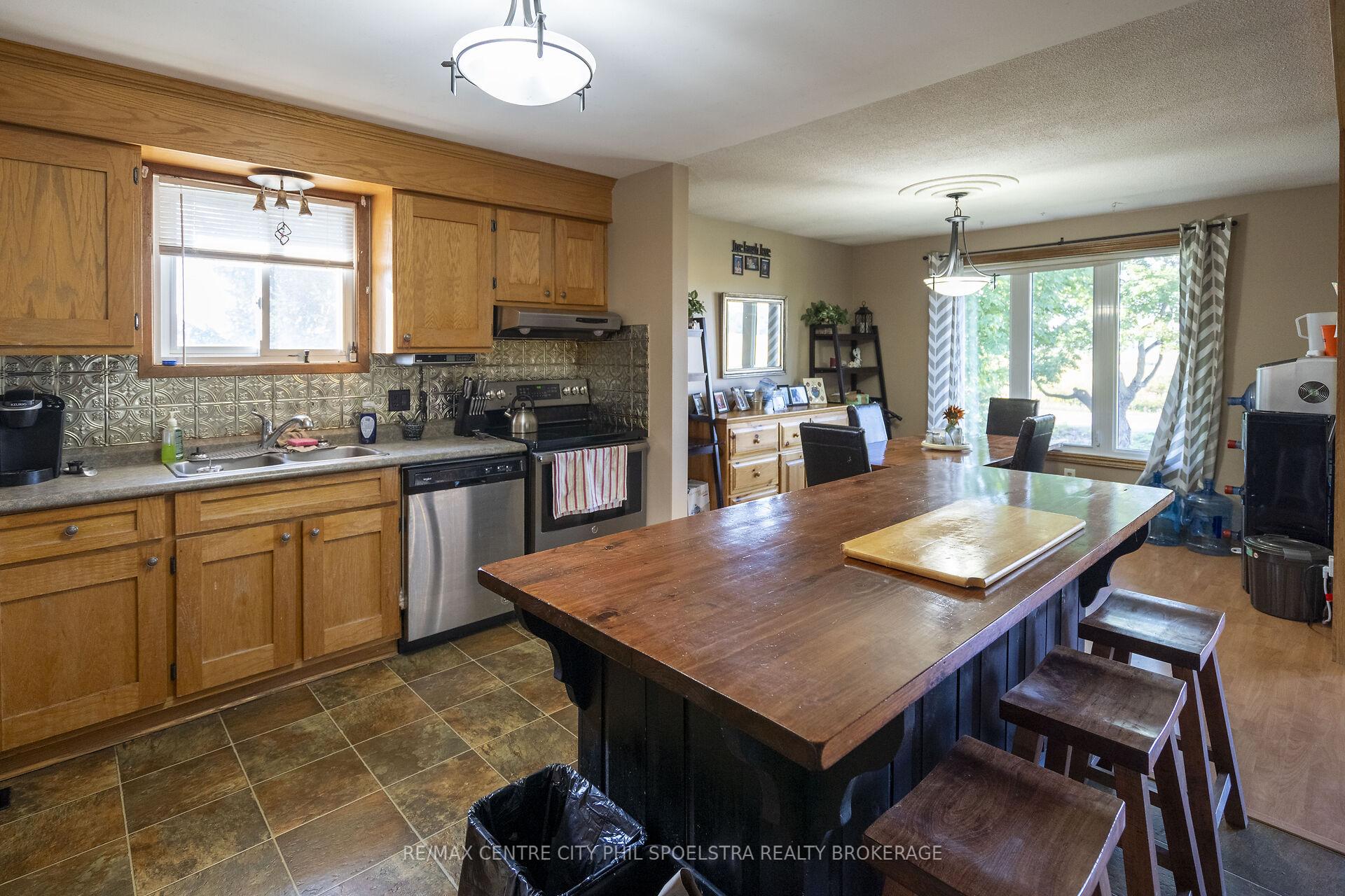 Photo 23 of 24734 Poplar Hill Road, Middlesex Centre, Rural Middlesex Centre — HOMEH
