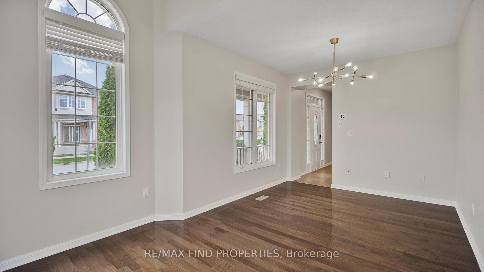 Photo 7 of 381 Ware Crescent, Milton, Harrison — HOMEH