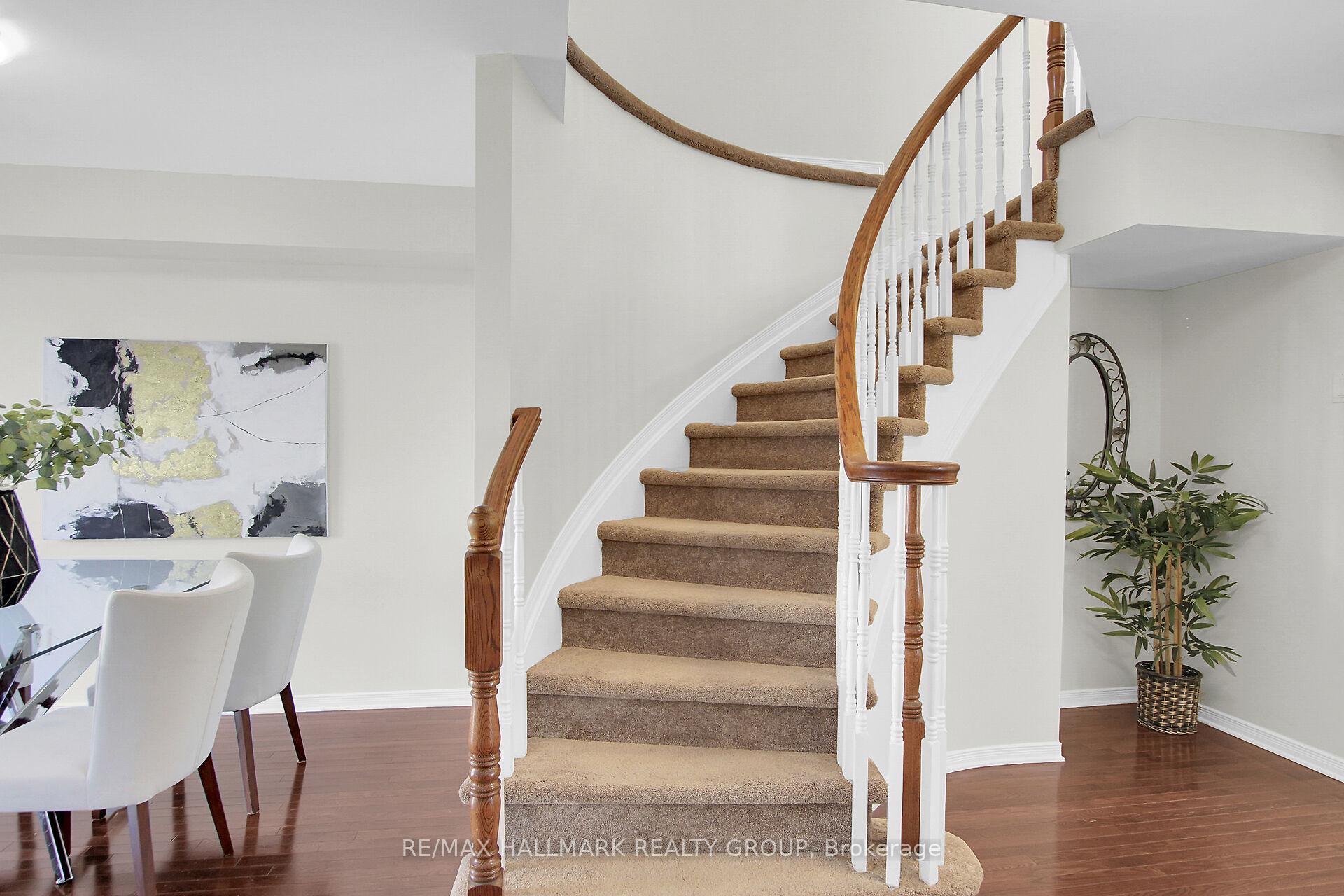 Photo 10 of 553 Aberfoyle Circle N, Ottawa, Kanata - Morgan's Grant/South March — HOMEH