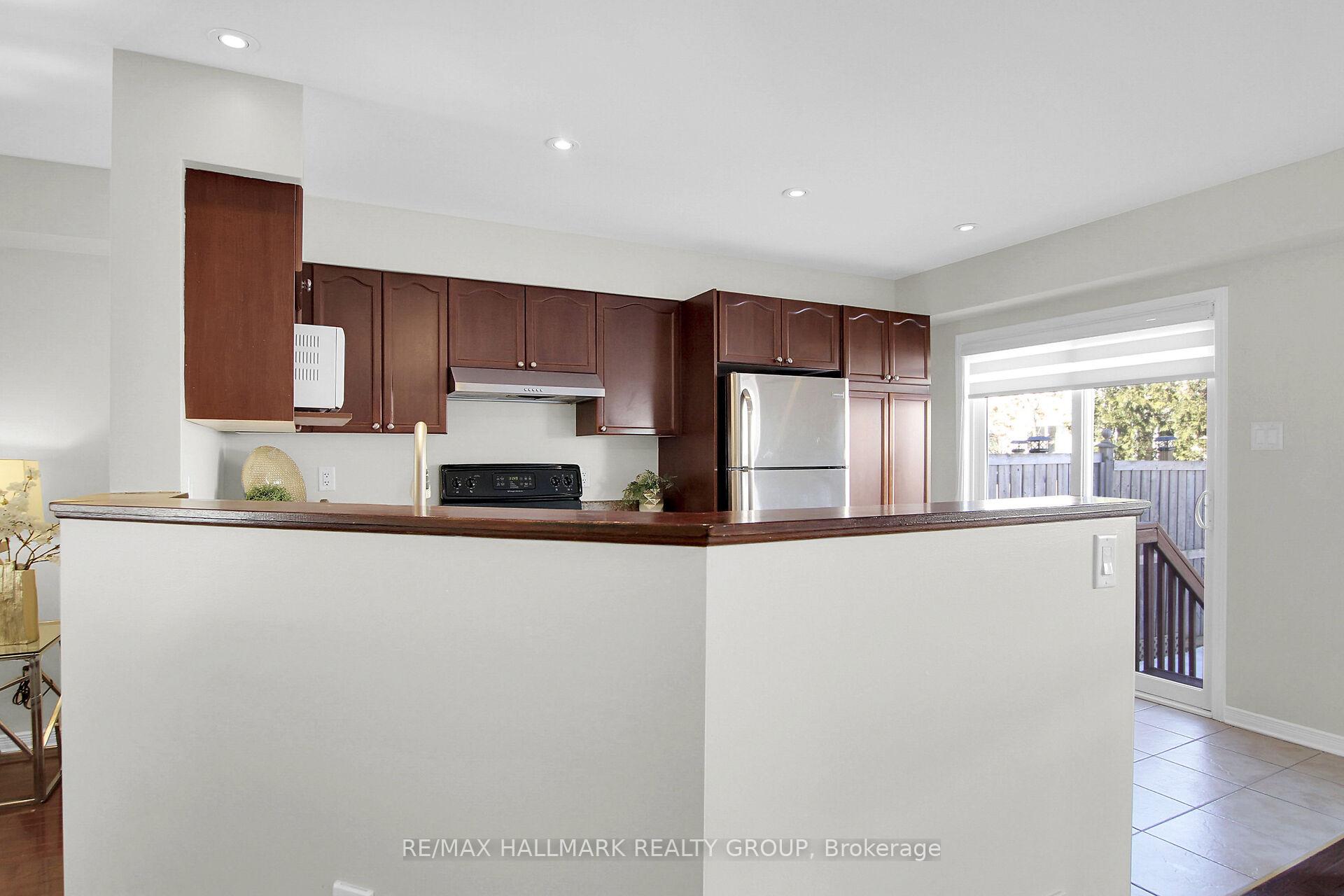Photo 22 of 553 Aberfoyle Circle N, Ottawa, Kanata - Morgan's Grant/South March — HOMEH