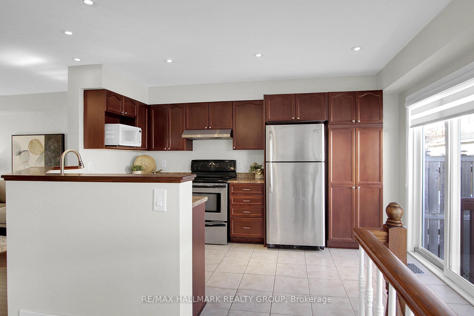 Photo 23 of 553 Aberfoyle Circle N, Ottawa, Kanata - Morgan's Grant/South March — HOMEH