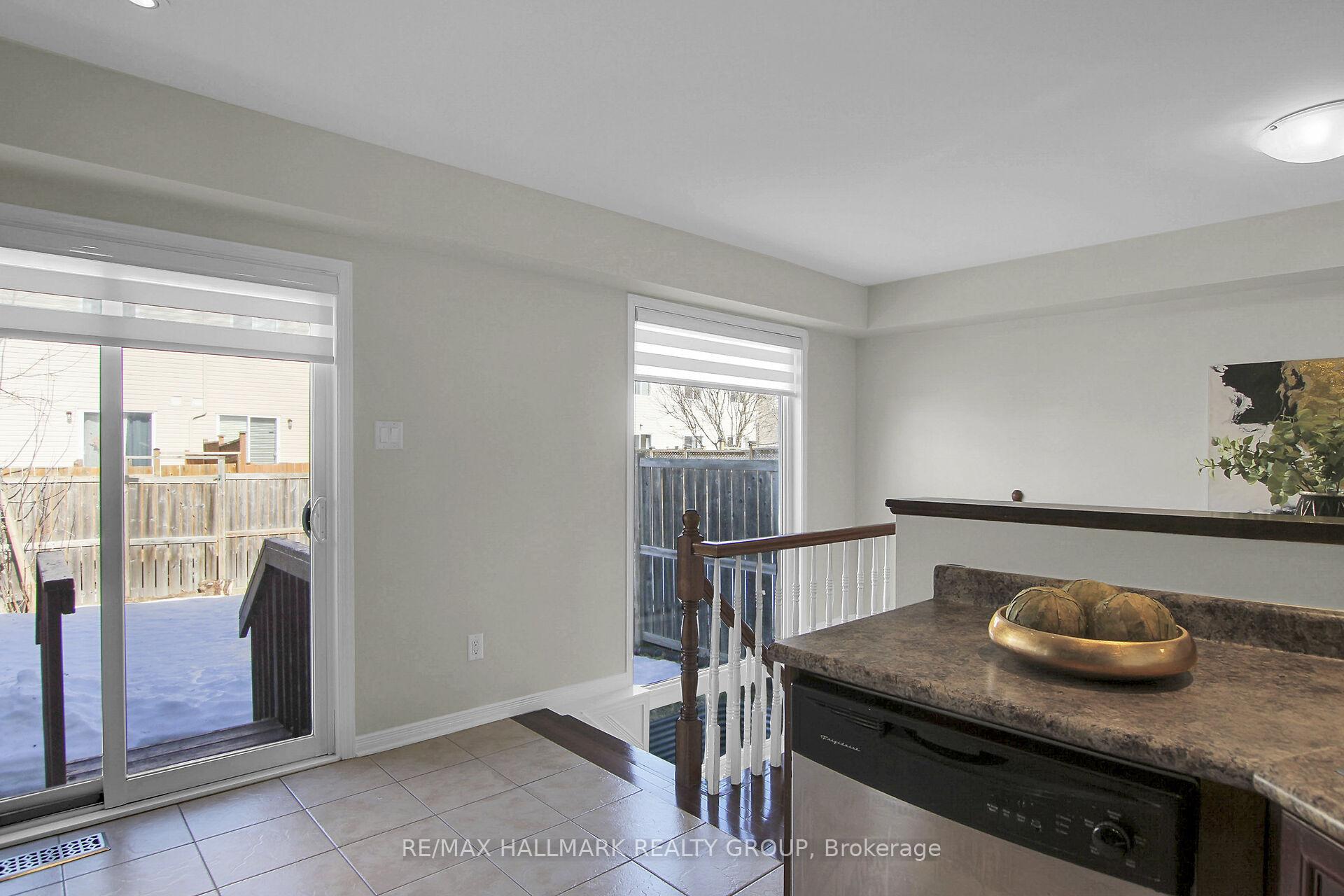 Photo 28 of 553 Aberfoyle Circle N, Ottawa, Kanata - Morgan's Grant/South March — HOMEH