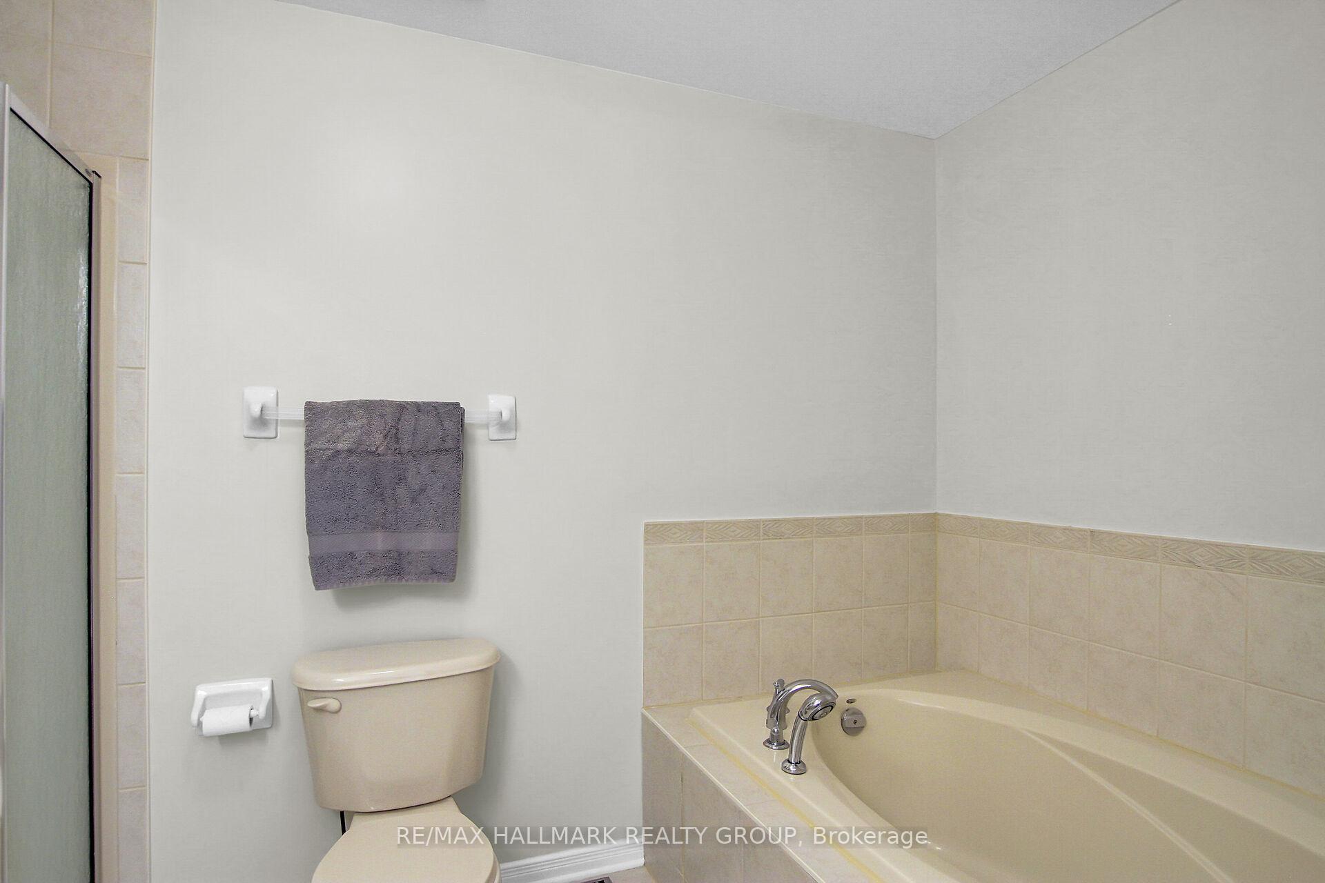 Photo 37 of 553 Aberfoyle Circle N, Ottawa, Kanata - Morgan's Grant/South March — HOMEH