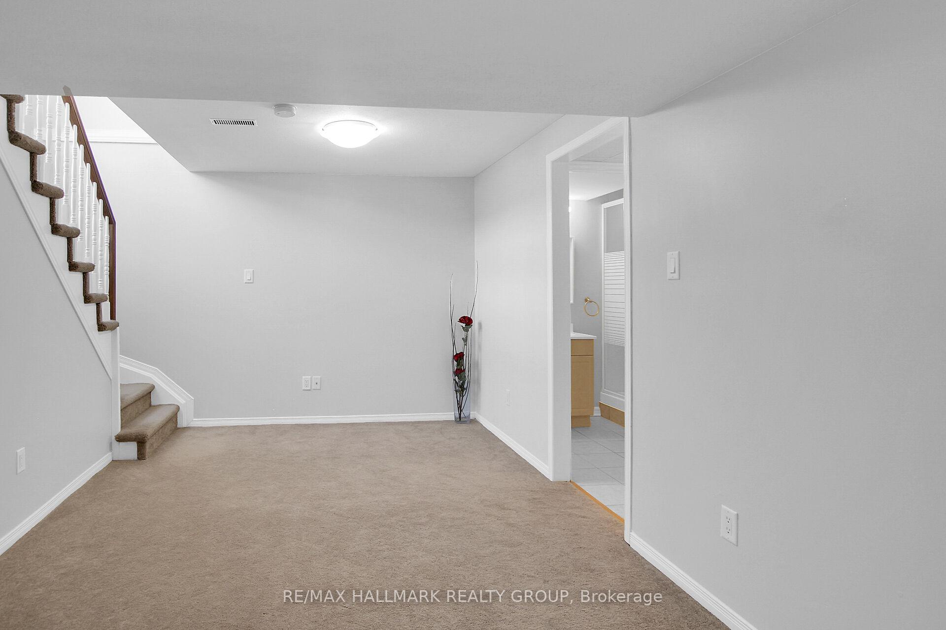 Photo 44 of 553 Aberfoyle Circle N, Ottawa, Kanata - Morgan's Grant/South March — HOMEH