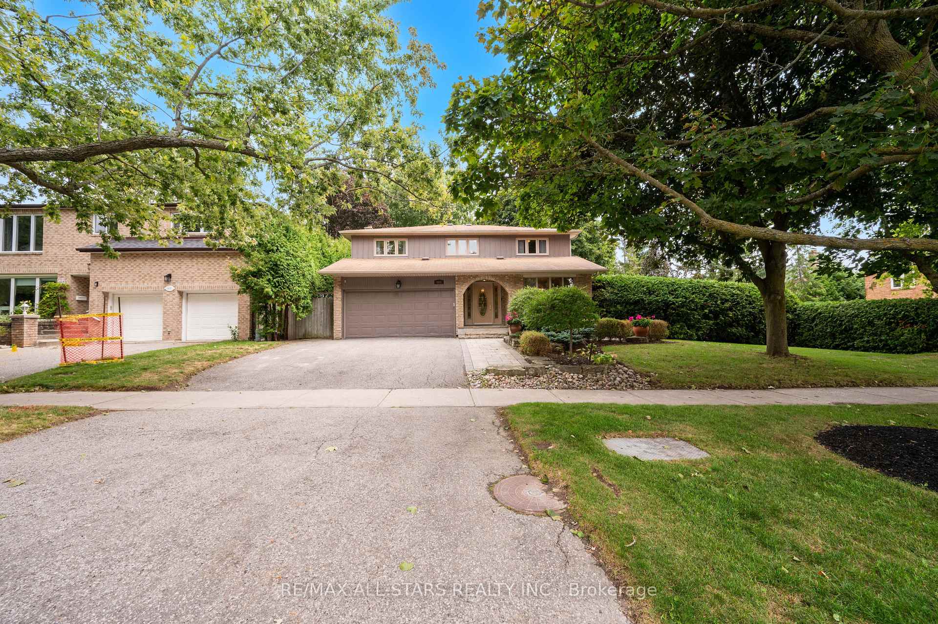 Photo 2 of 603 Village Parkway, Markham, Unionville — HOMEH