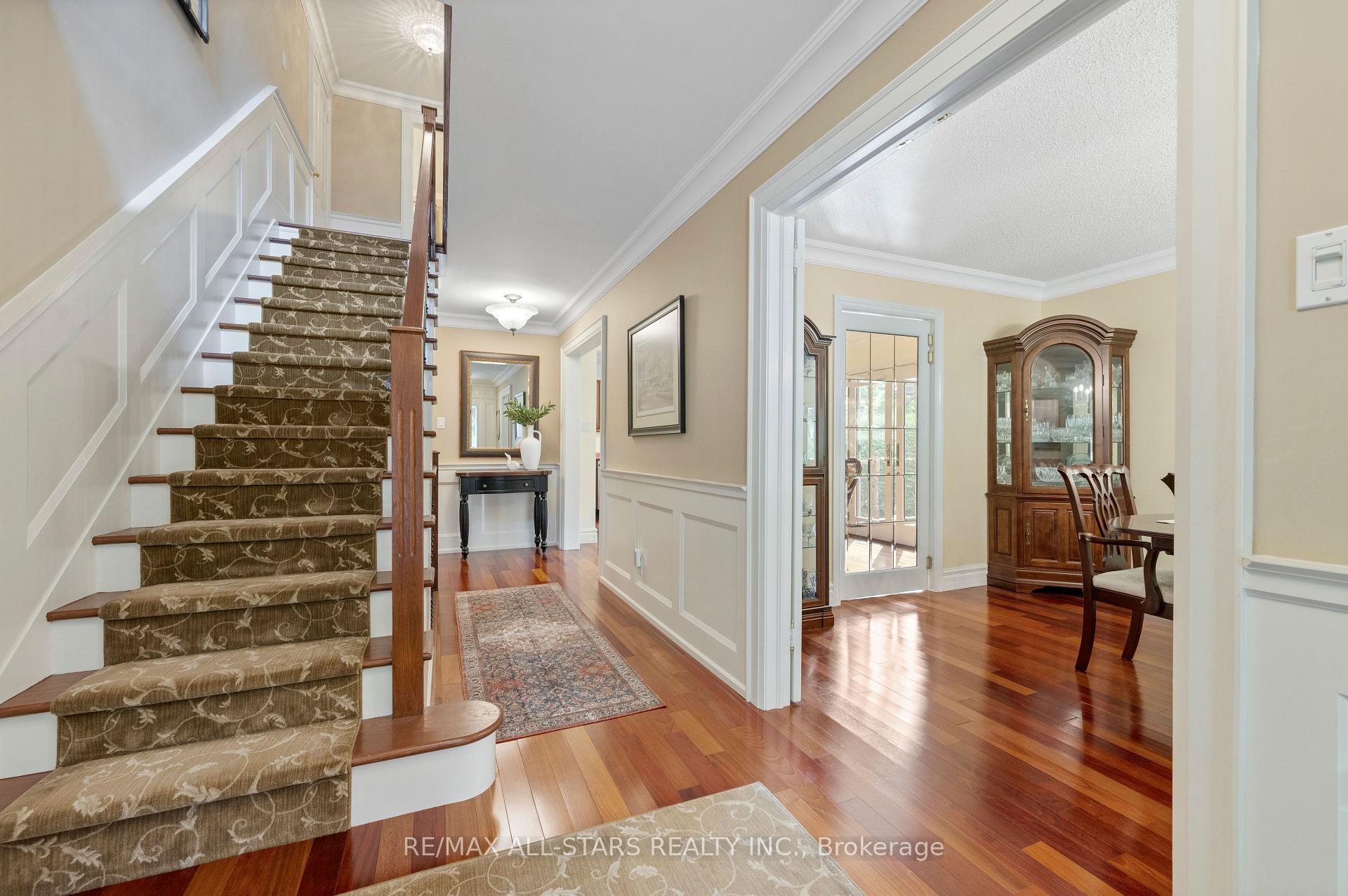 Photo 5 of 603 Village Parkway, Markham, Unionville — HOMEH