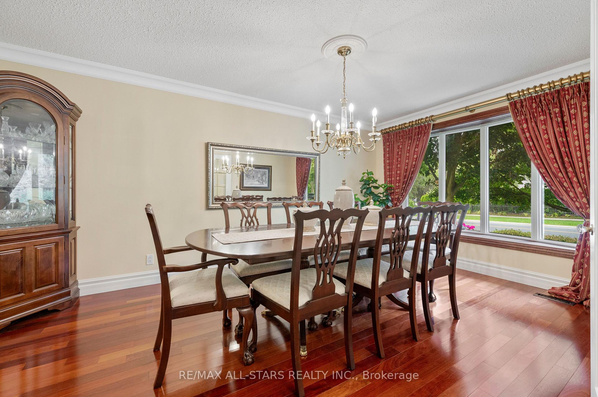 Photo 6 of 603 Village Parkway, Markham, Unionville — HOMEH