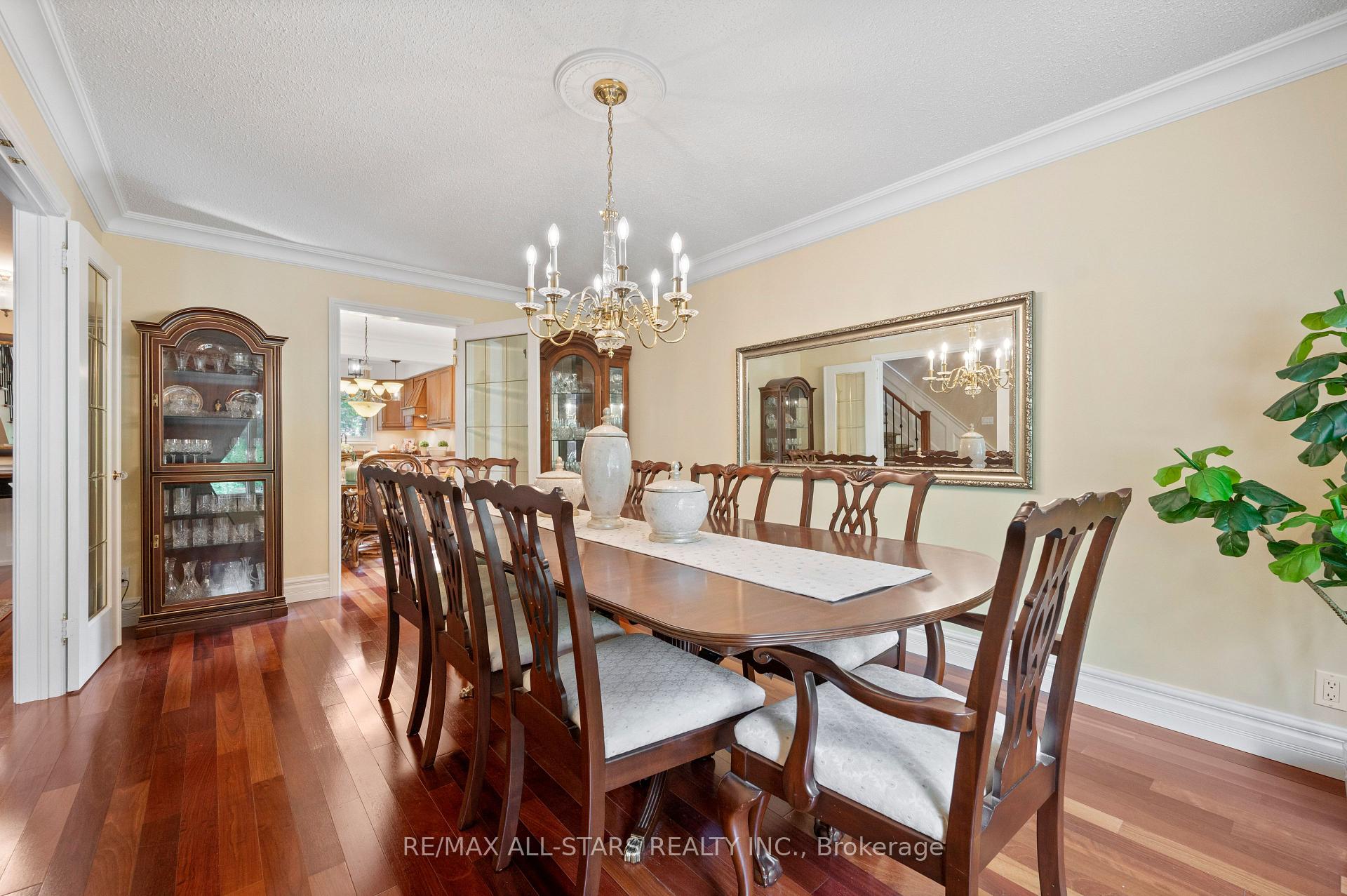 Photo 7 of 603 Village Parkway, Markham, Unionville — HOMEH