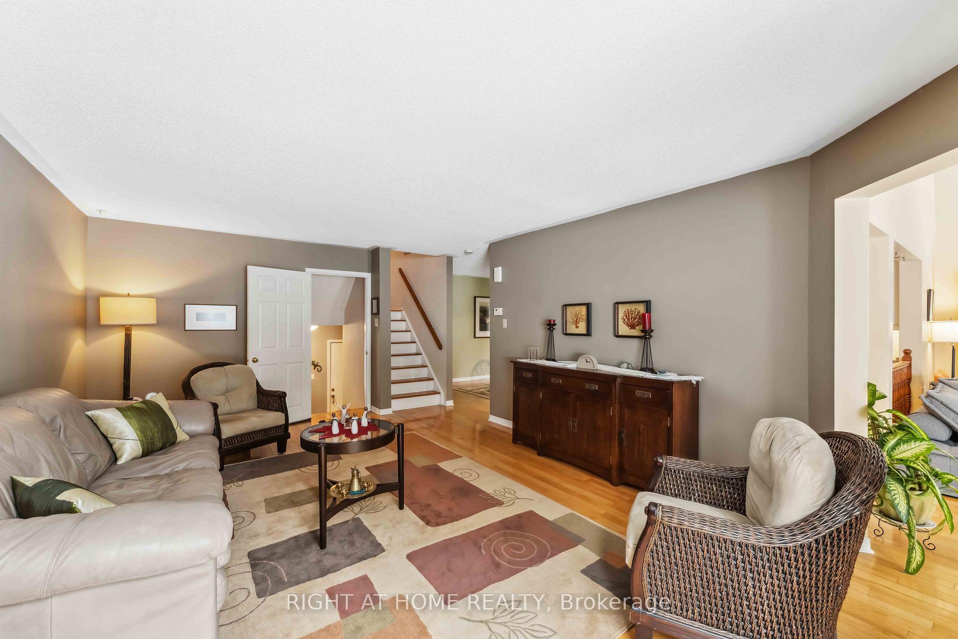 Photo 6 of 114 Shearer Crescent, Ottawa, Kanata - Katimavik — HOMEH