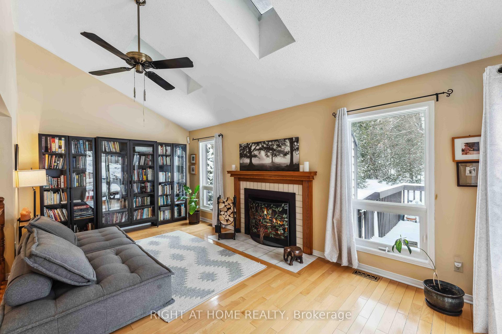 Photo 8 of 114 Shearer Crescent, Ottawa, Kanata - Katimavik — HOMEH