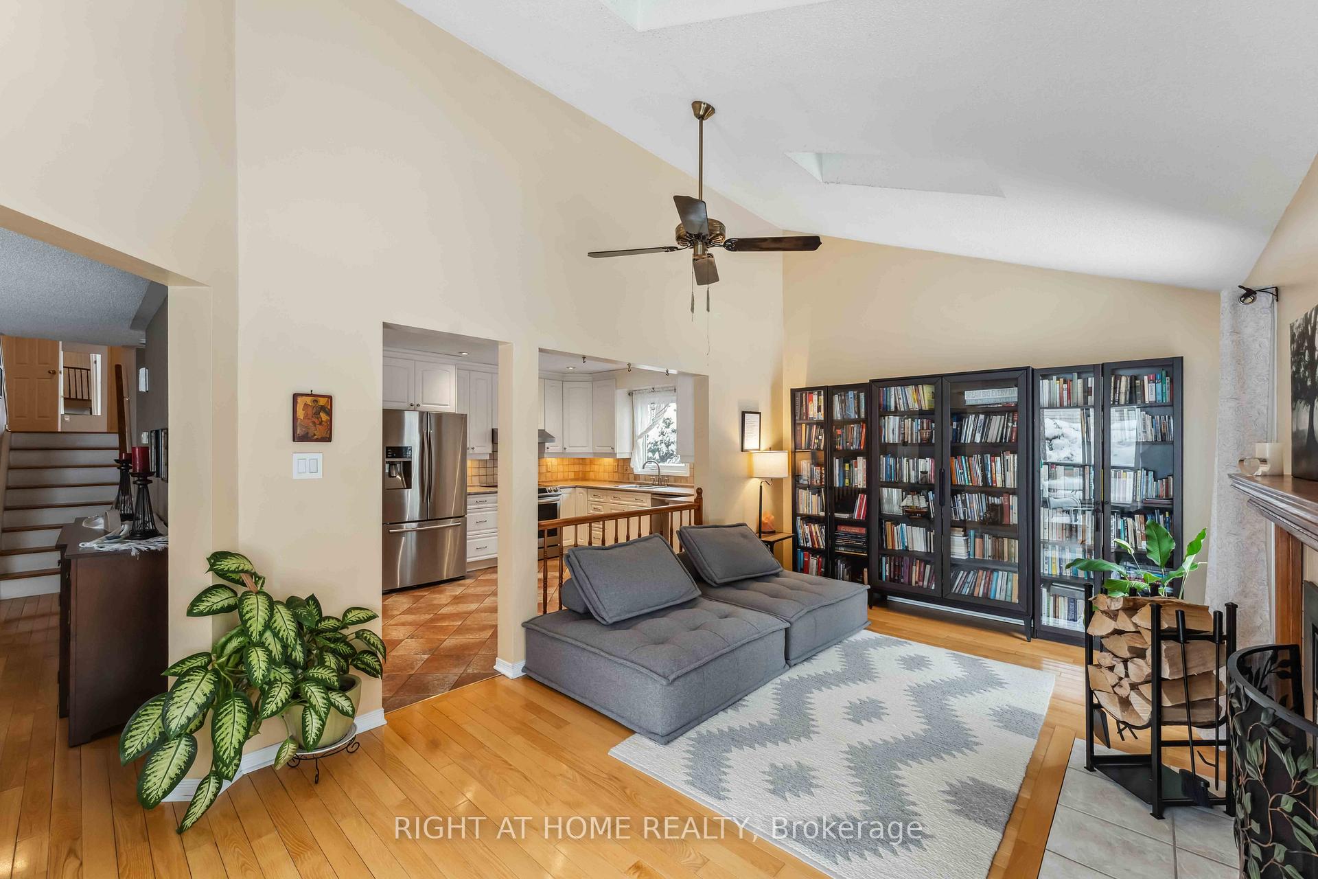Photo 9 of 114 Shearer Crescent, Ottawa, Kanata - Katimavik — HOMEH