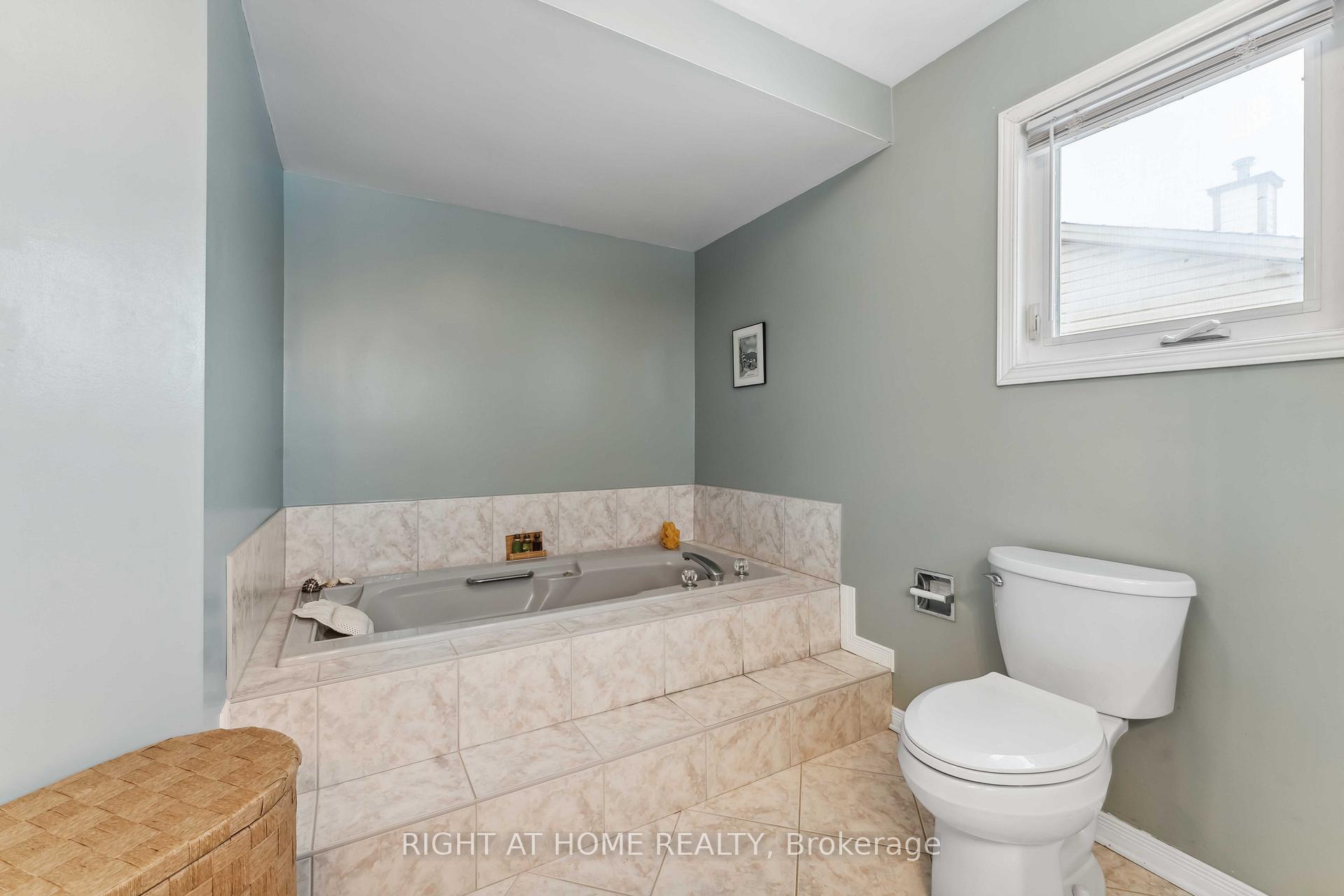 Photo 22 of 114 Shearer Crescent, Ottawa, Kanata - Katimavik — HOMEH