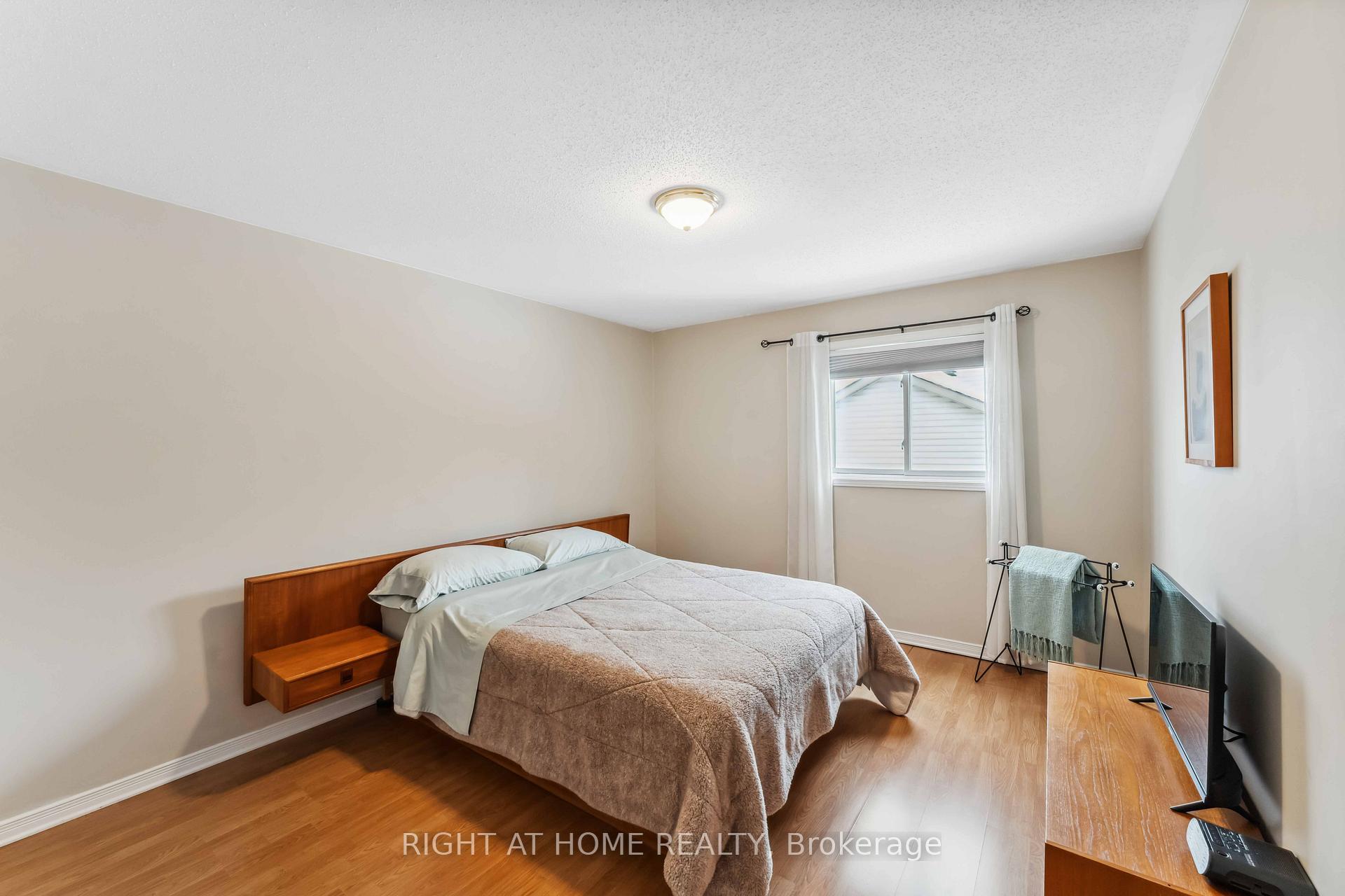 Photo 25 of 114 Shearer Crescent, Ottawa, Kanata - Katimavik — HOMEH