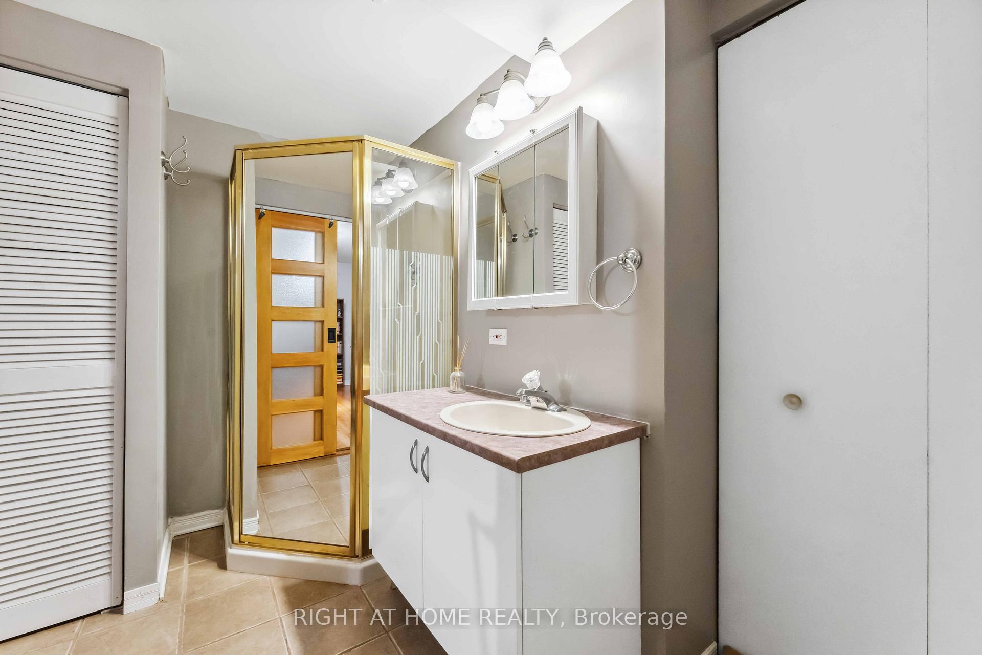 Photo 36 of 114 Shearer Crescent, Ottawa, Kanata - Katimavik — HOMEH