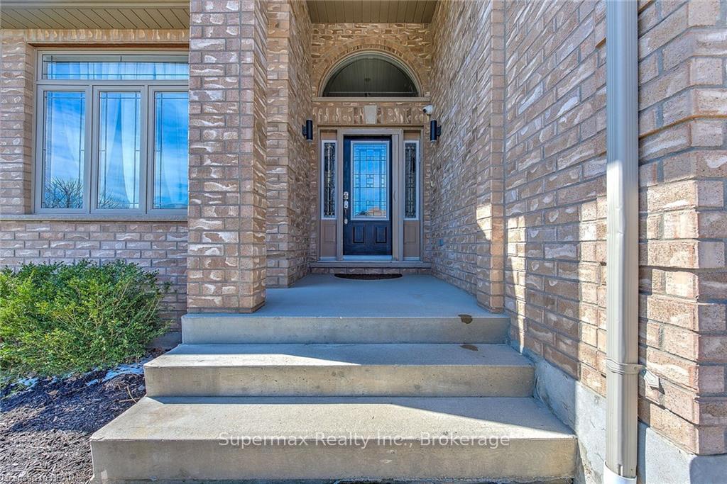 Photo 3 of 119 Calvert Lane, Middlesex Centre, Ilderton — HOMEH