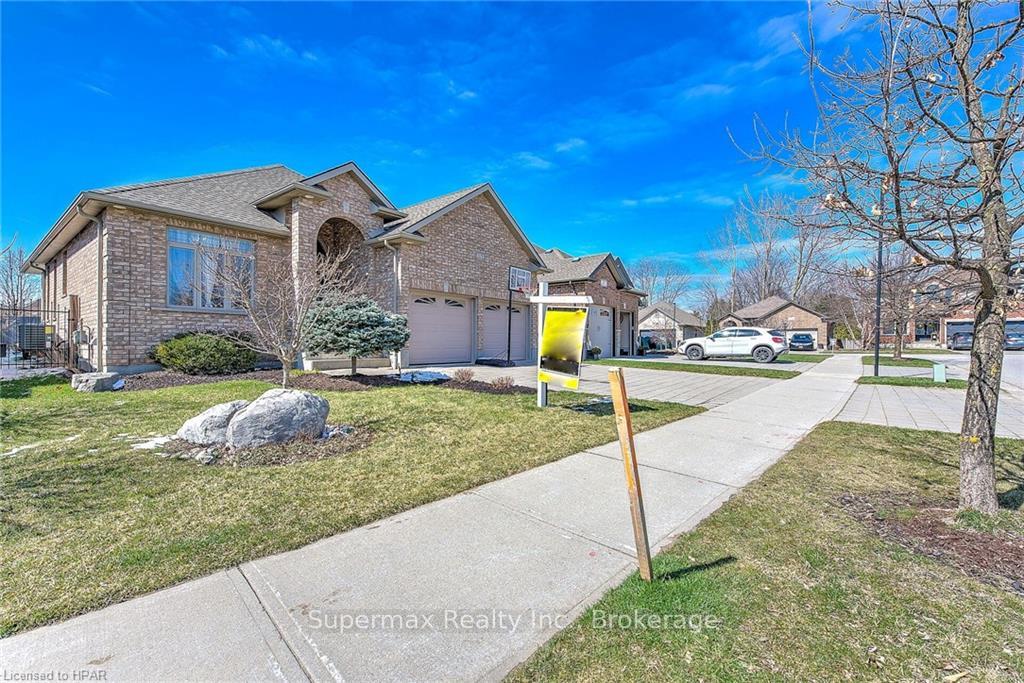 Photo 4 of 119 Calvert Lane, Middlesex Centre, Ilderton — HOMEH