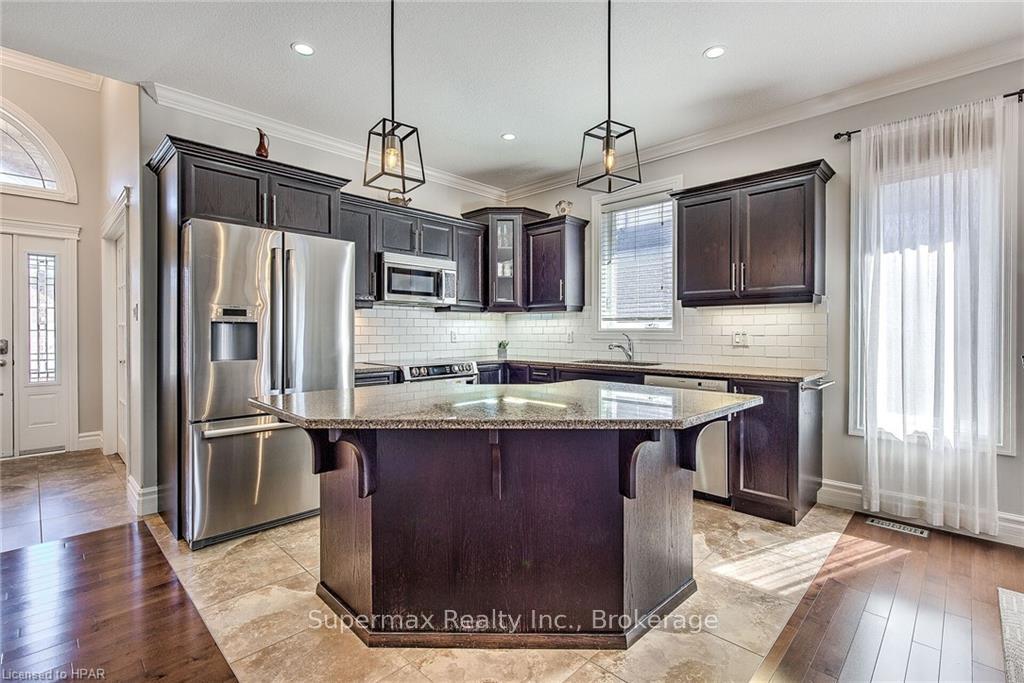 Photo 10 of 119 Calvert Lane, Middlesex Centre, Ilderton — HOMEH