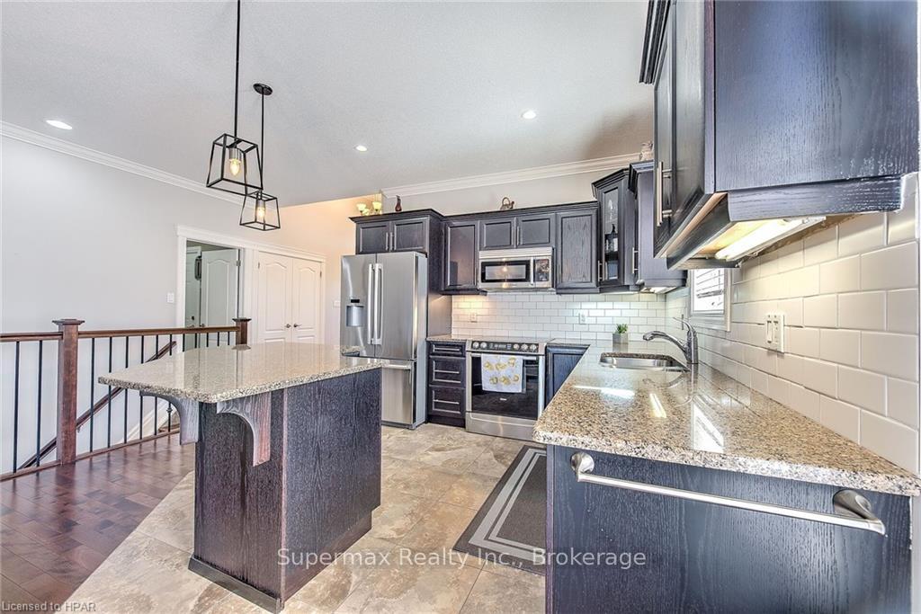 Photo 13 of 119 Calvert Lane, Middlesex Centre, Ilderton — HOMEH