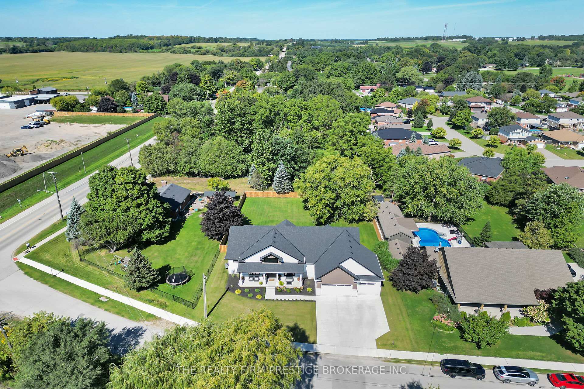 Photo 36 of 97 Simcoe Avenue, Middlesex Centre, Komoka — HOMEH