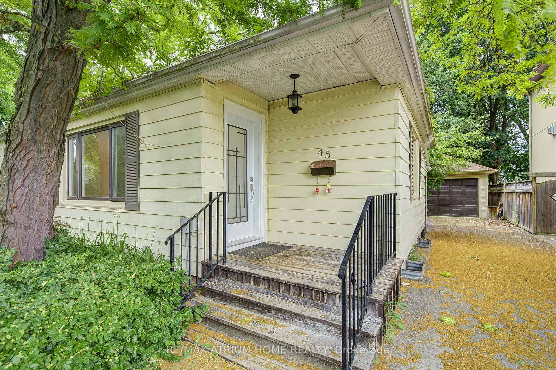 Photo 2 of 45 Woodward Avenue, Markham, Grandview — HOMEH