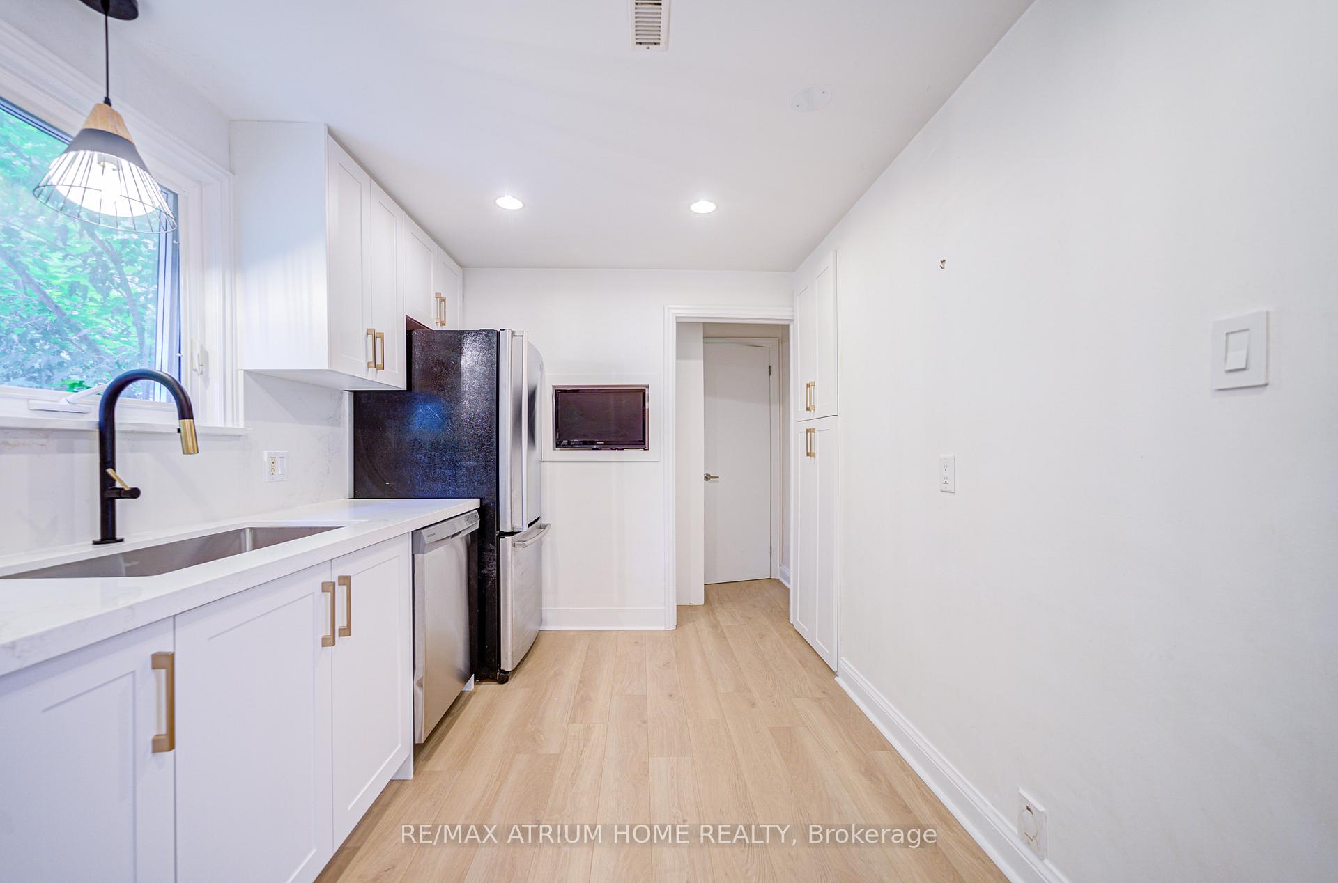 Photo 6 of 45 Woodward Avenue, Markham, Grandview — HOMEH