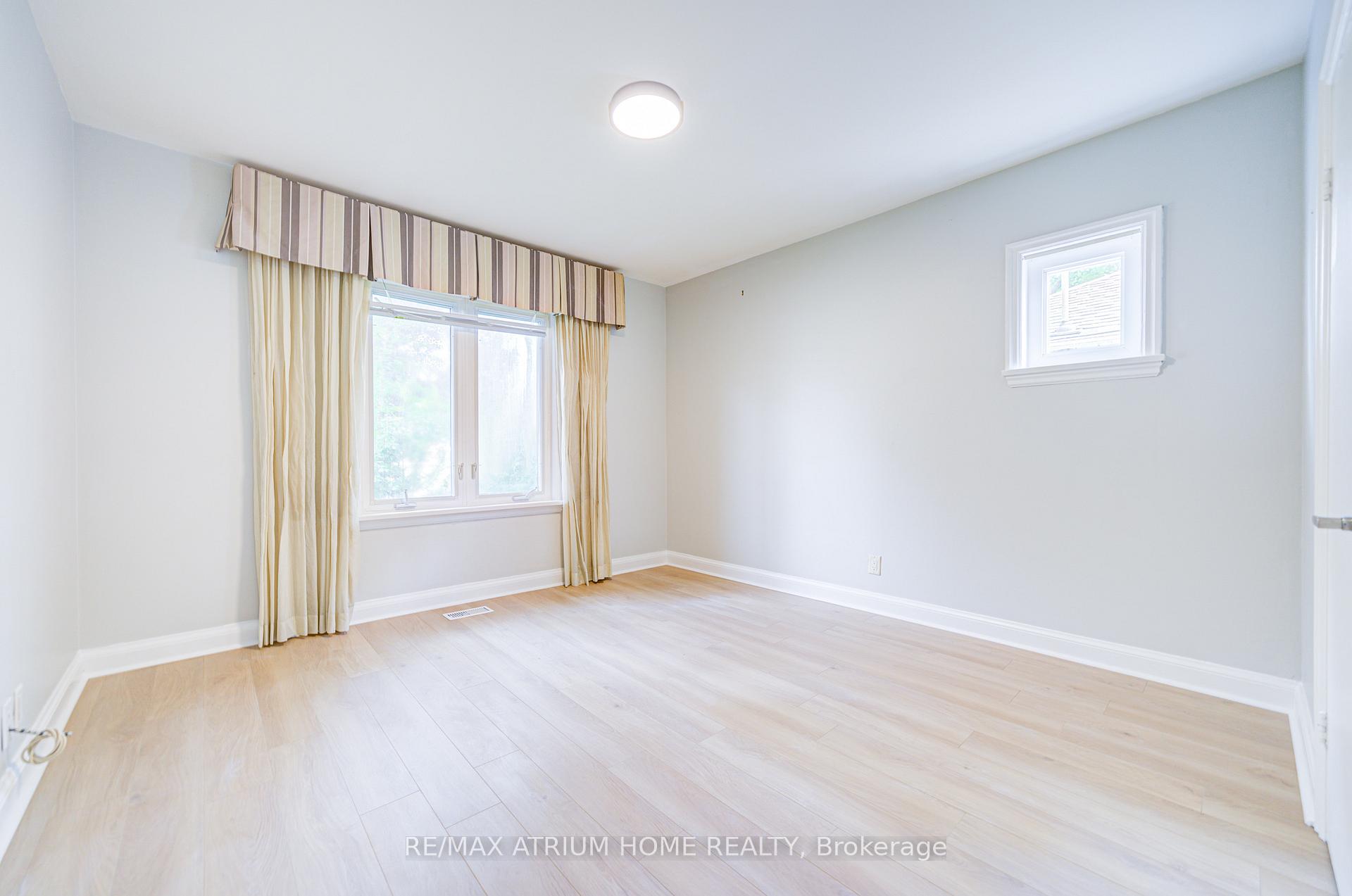 Photo 10 of 45 Woodward Avenue, Markham, Grandview — HOMEH