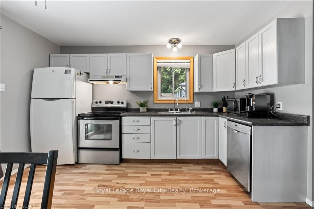 Photo 11 of 25 Pellister Street E, Minto — HOMEH