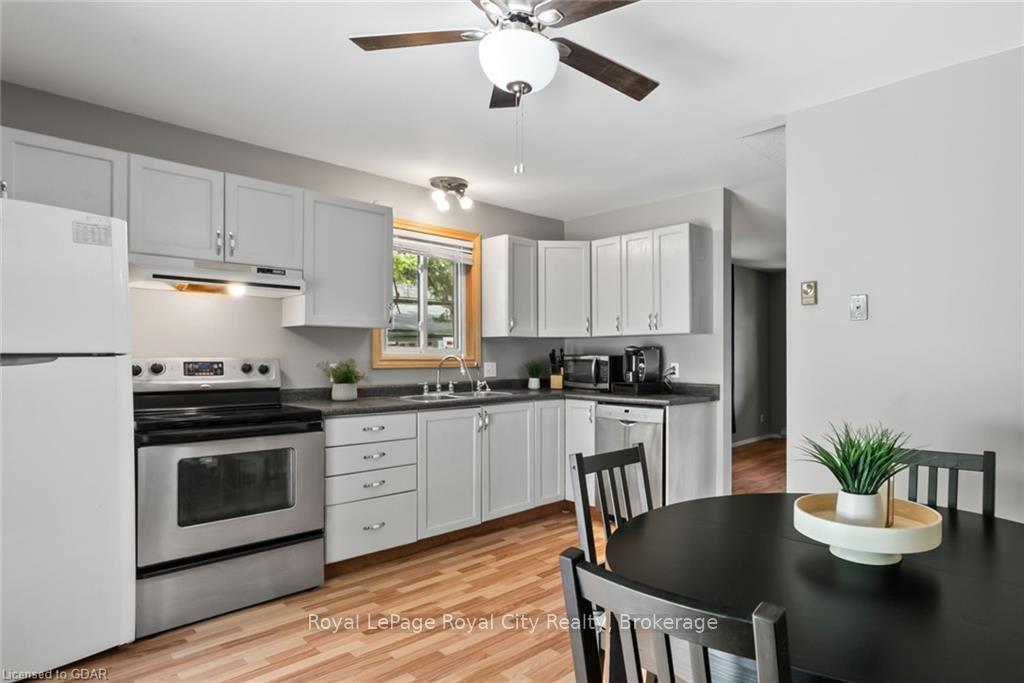 Photo 12 of 25 Pellister Street E, Minto — HOMEH