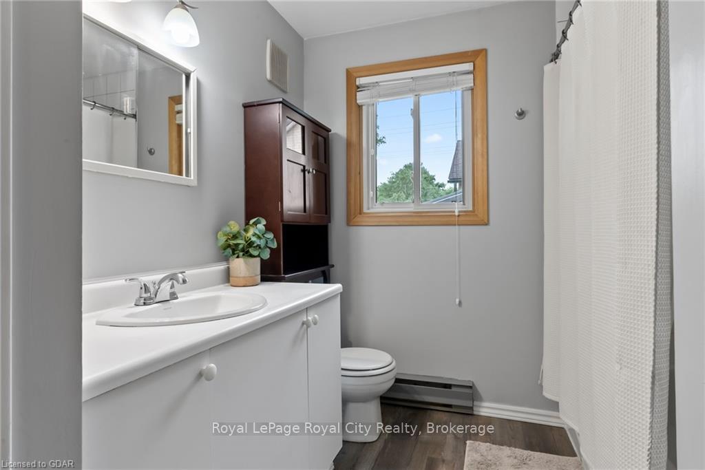 Photo 15 of 25 Pellister Street E, Minto — HOMEH