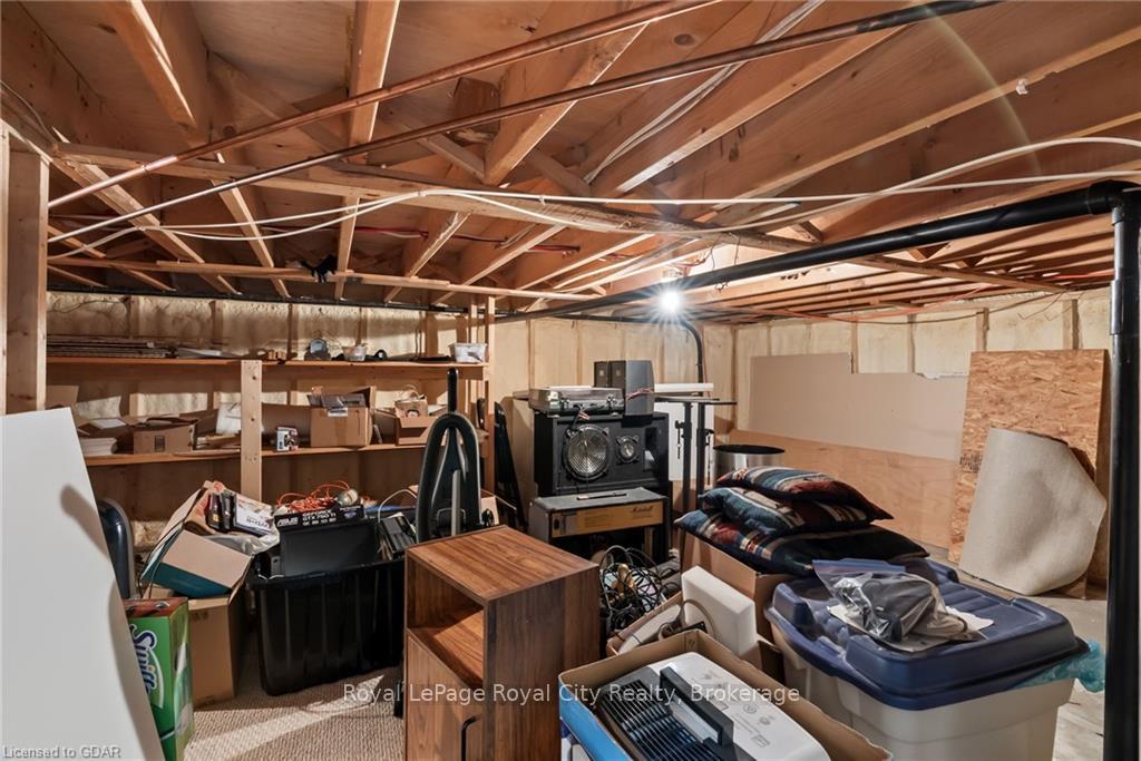 Photo 20 of 25 Pellister Street E, Minto — HOMEH