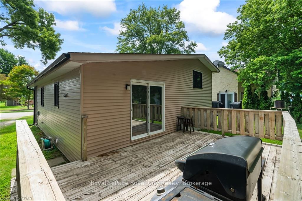 Photo 23 of 25 Pellister Street E, Minto — HOMEH